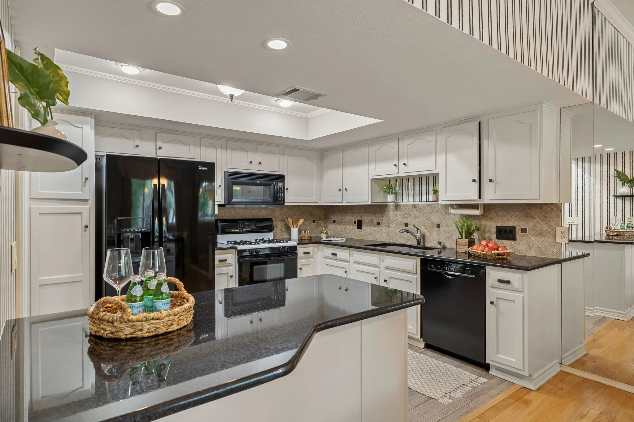 11-web-or-mls-2015 Verbena Dr KCP 050626 - 125.jpg