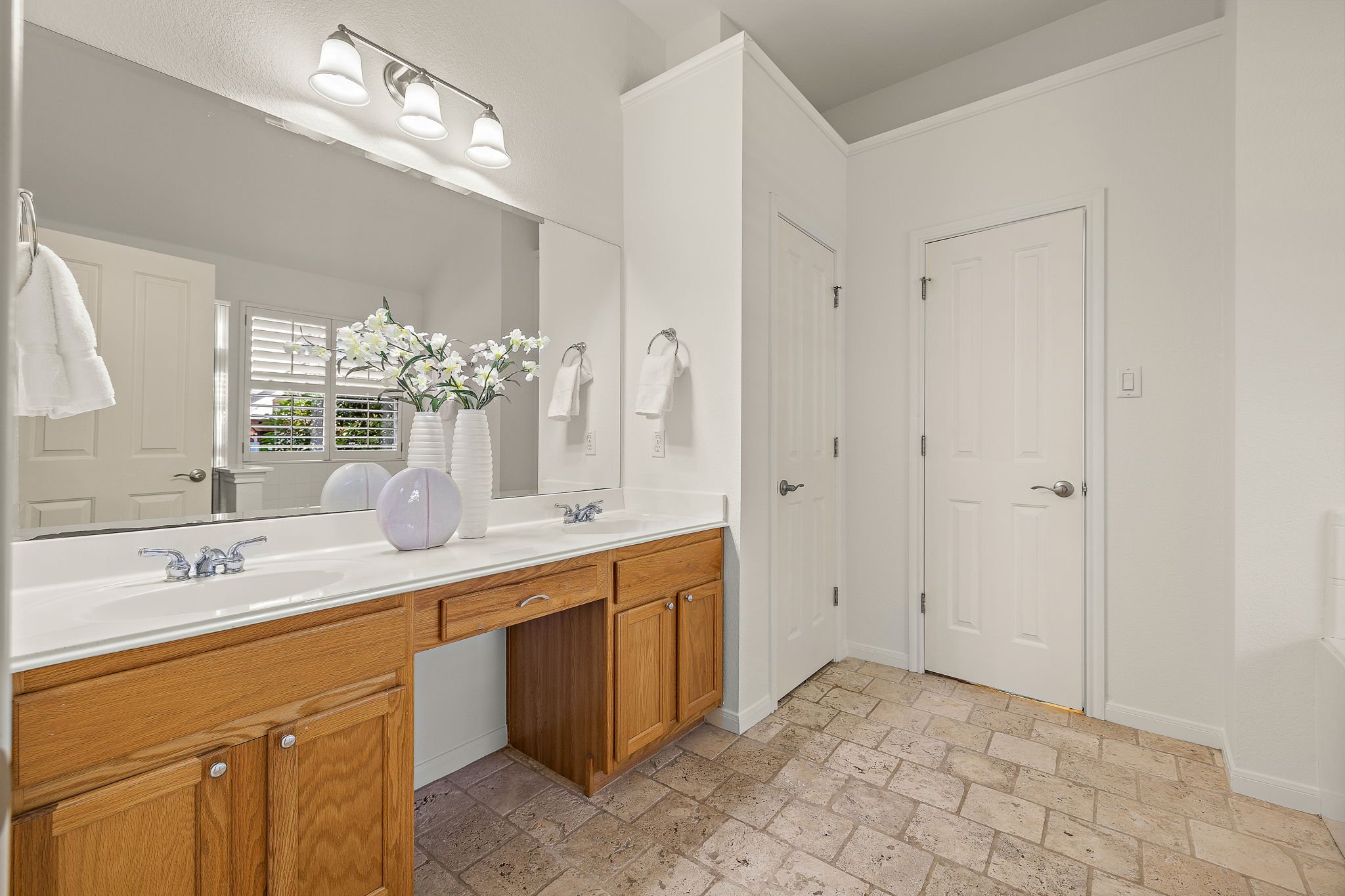 22-web-or-mls-4011 Sable Oaks Dr KCP 070926 - 49.jpg