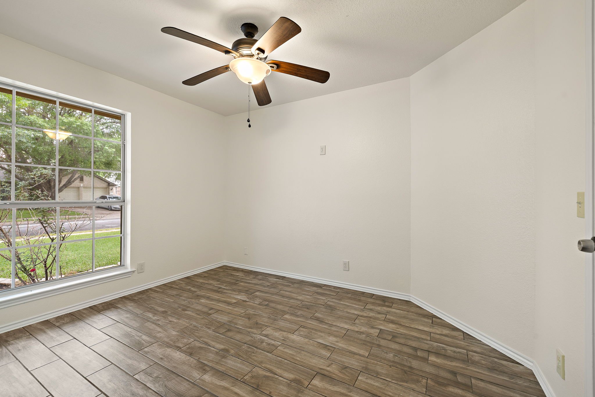 20-web-or-mls-2422 Agarita Trail KCP 042926 - 54.jpg