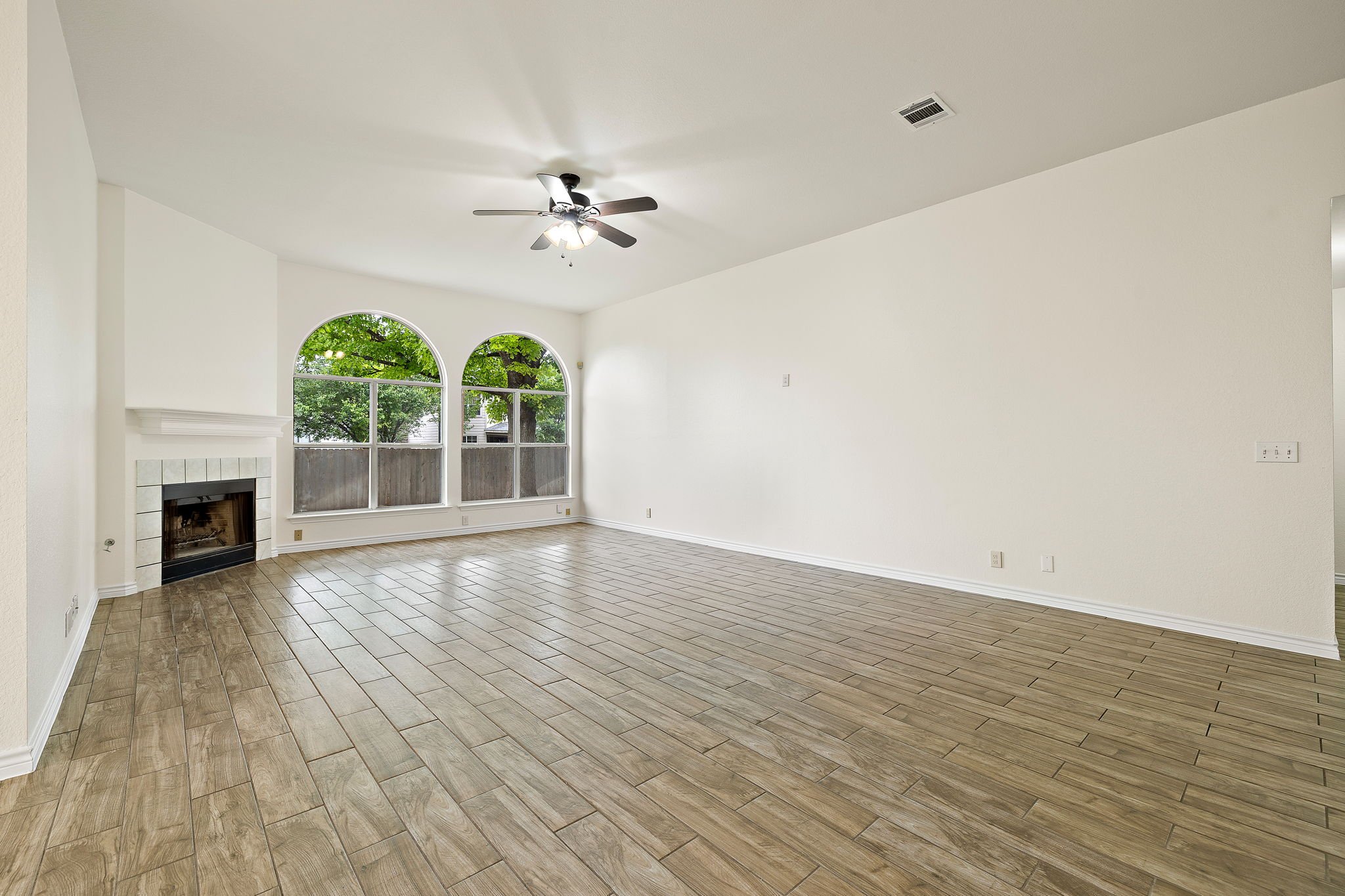 8-web-or-mls-2422 Agarita Trail KCP 042926 - 133.jpg