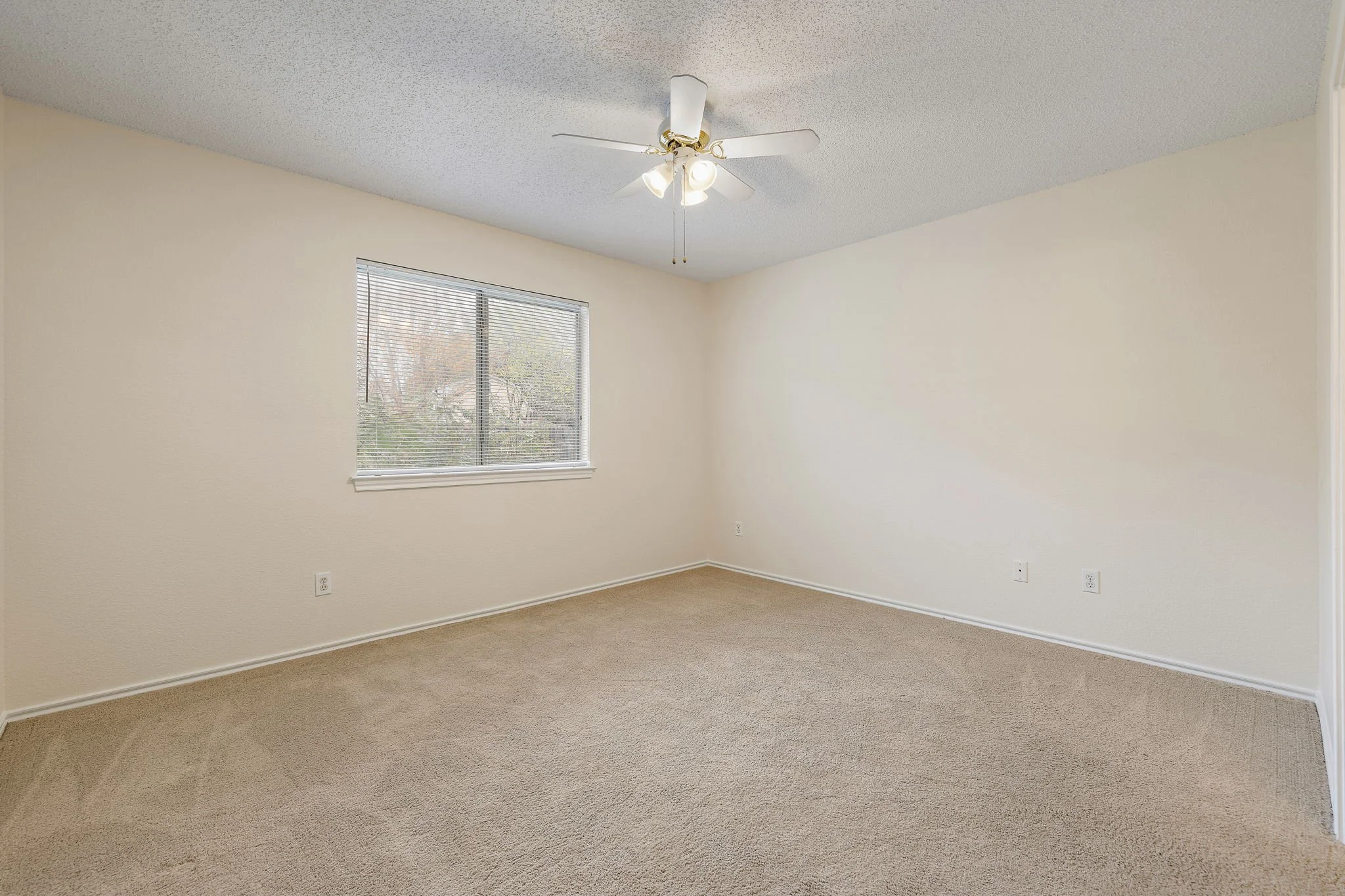 13-web-or-mls-2202 Clayton Way KCP 121625 - 28.jpg