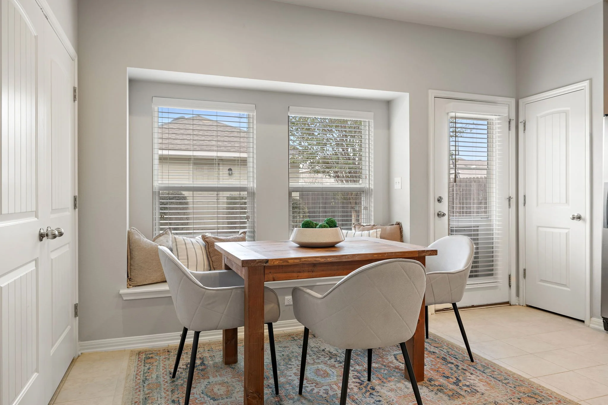 14-web-or-mls-147 Wainscot Oak Wy  KCP 011226 - 78.jpg