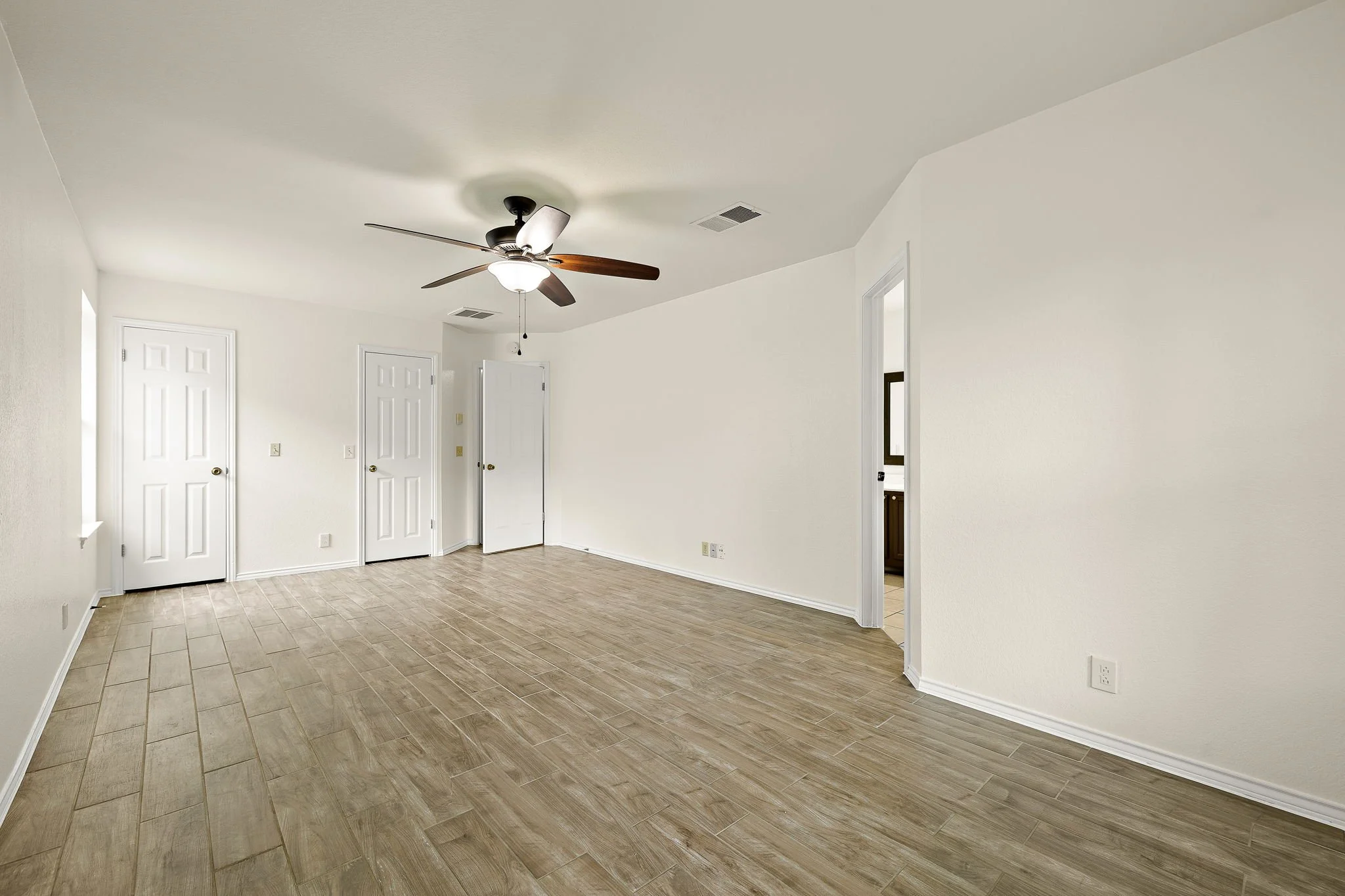 17-web-or-mls-2422 Agarita Trail KCP 042926 - 96.jpg