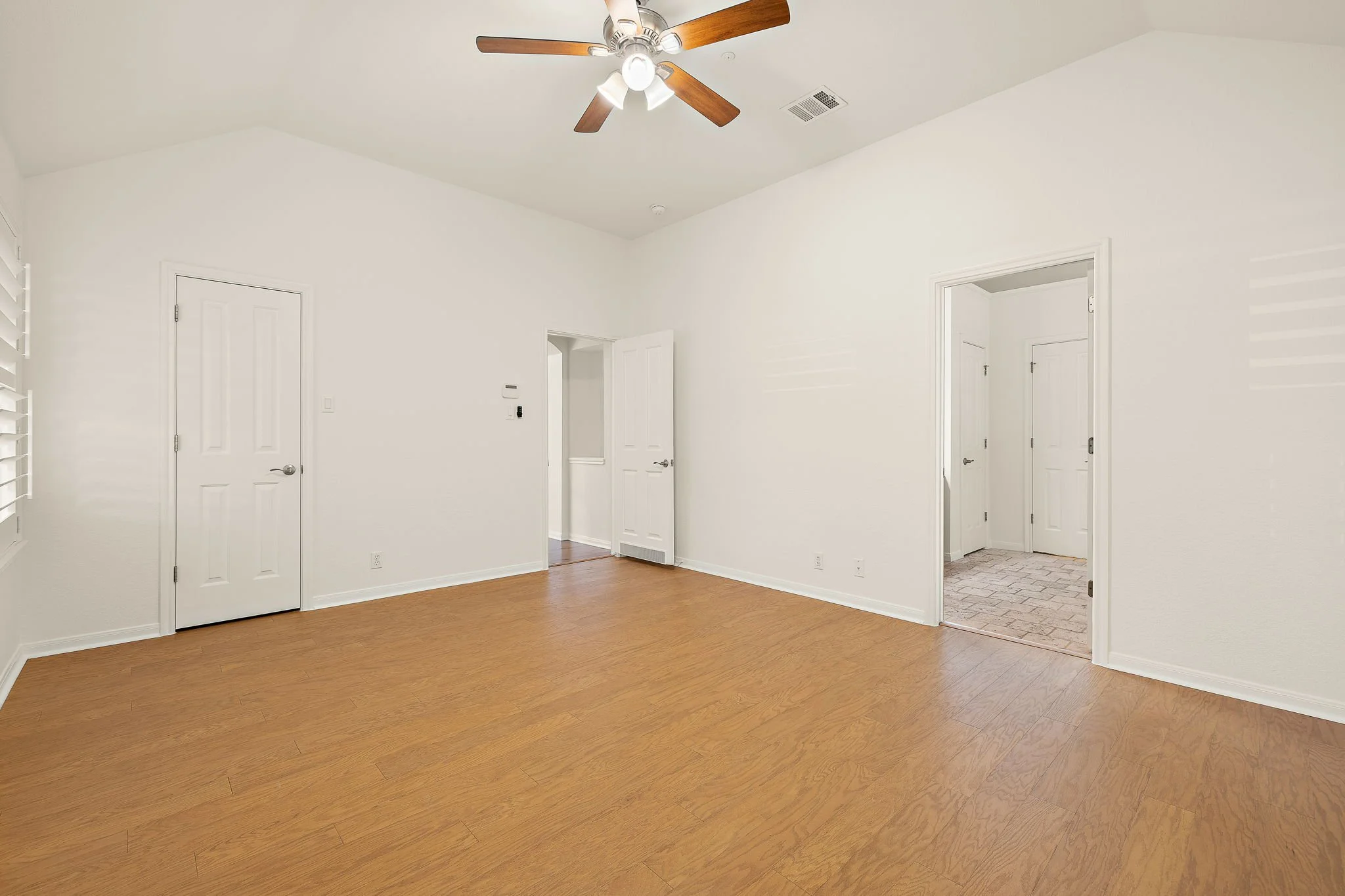 20-web-or-mls-4011 Sable Oaks Dr KCP 070926 - 44.jpg