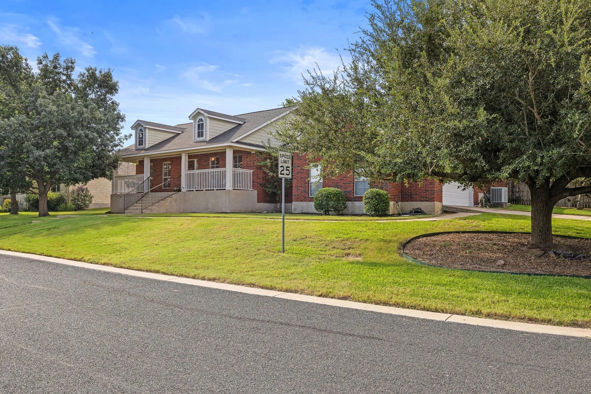 3-web-or-mls-200 Blanco Dr KCP 090325 - 207.jpg