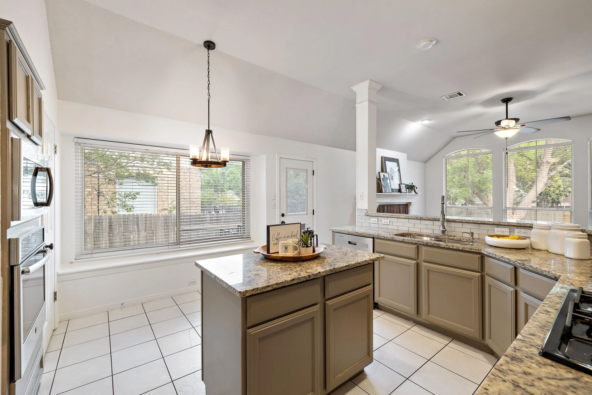 18-web-or-mls-12713 Cinchring Ln KCP 042726 - 147.jpg