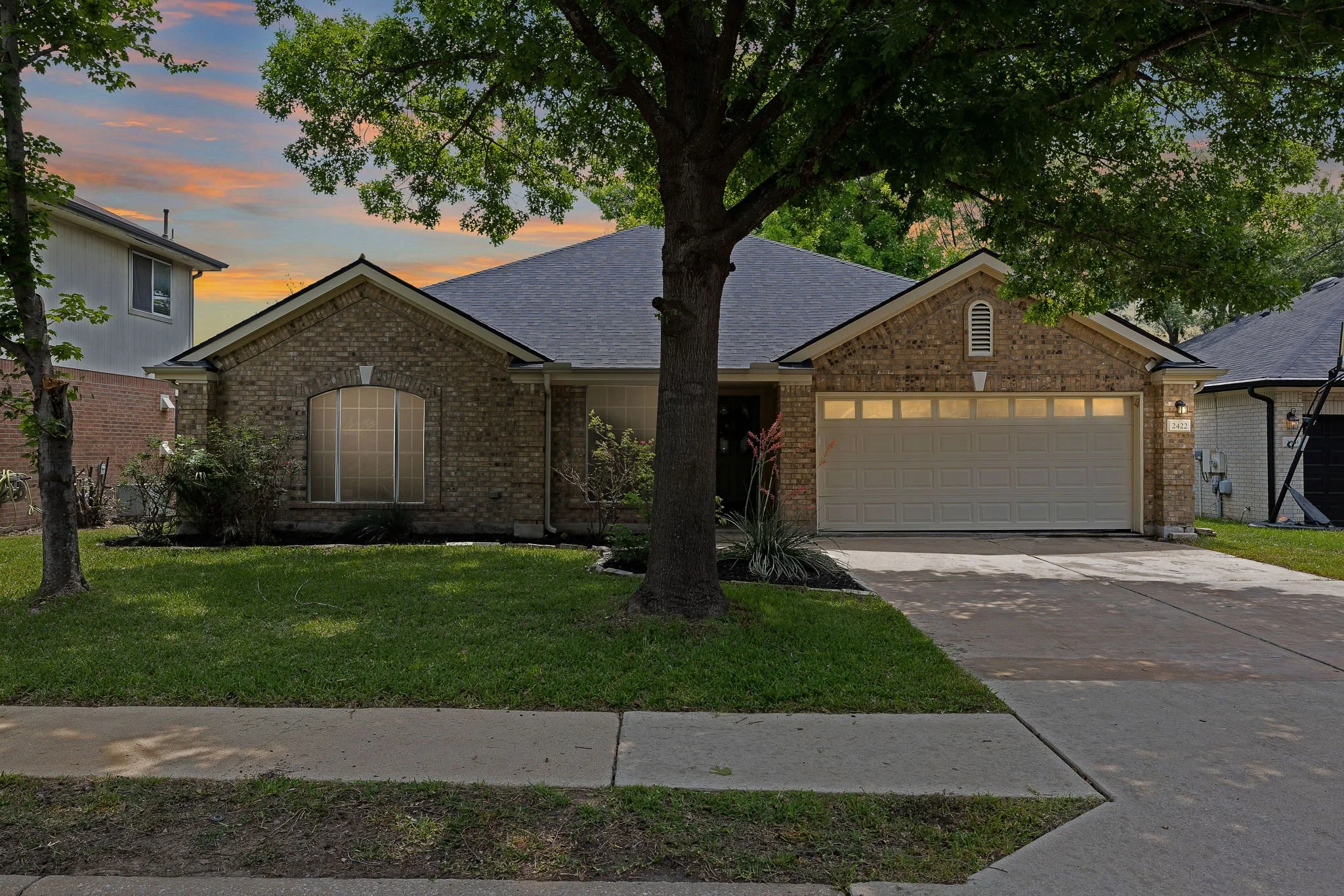 2422 AGARITA TRAIL