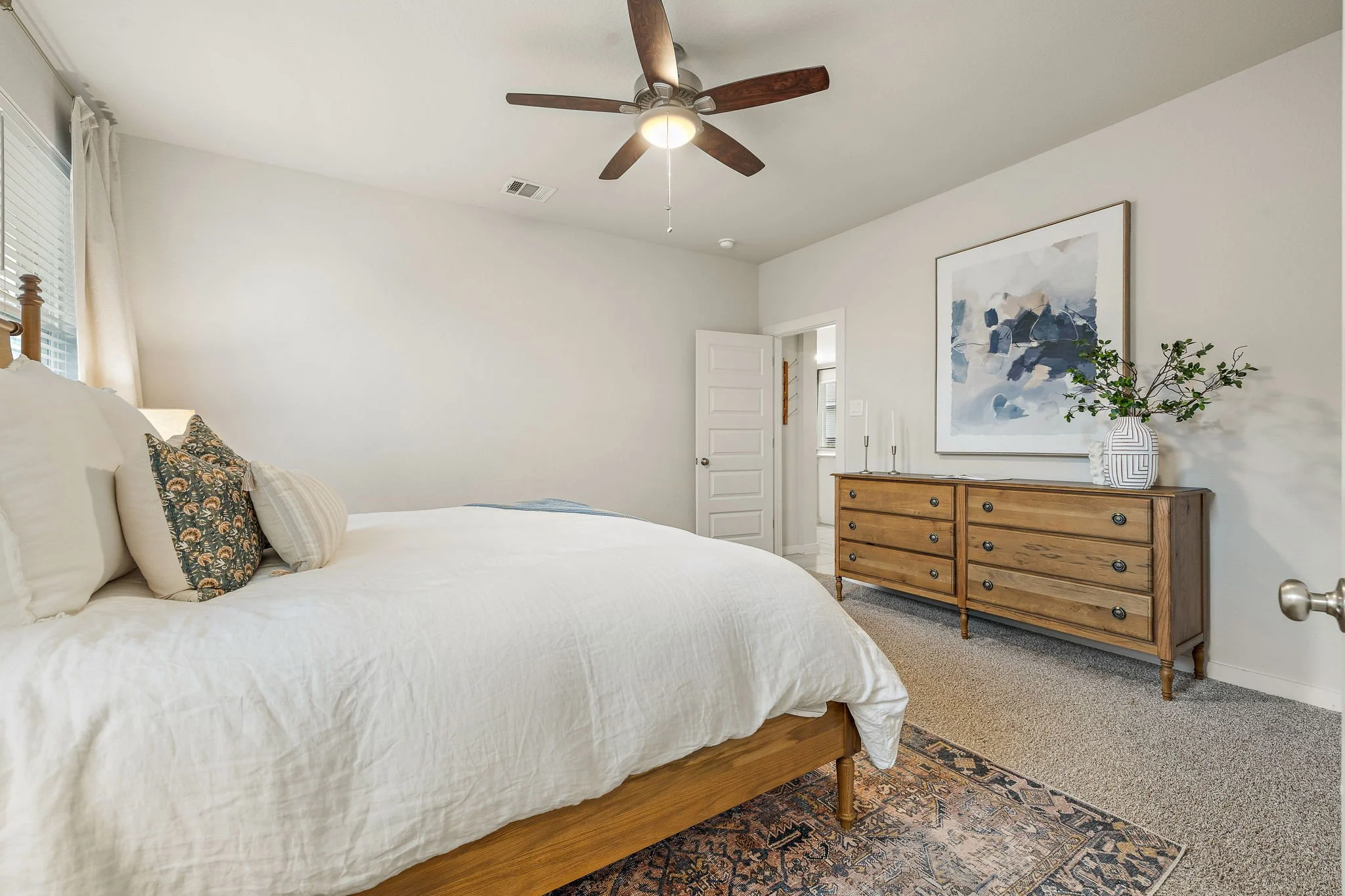 16-web-or-mls-1136 Oak Chase Wy KCP 121725 - 45.jpg