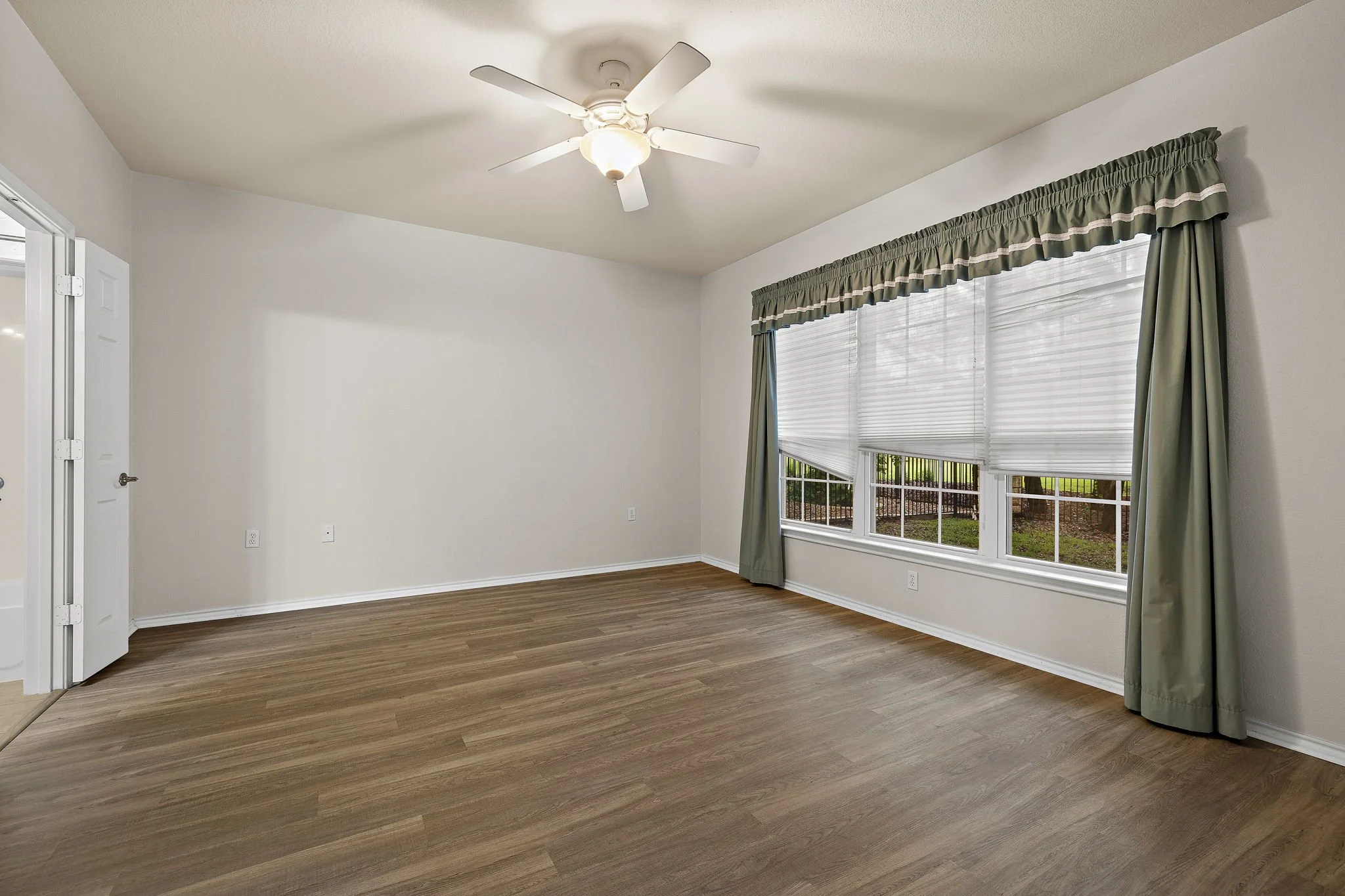 12-web-or-mls-108 Farm Hill Dr KCP 050126 - 48.jpg