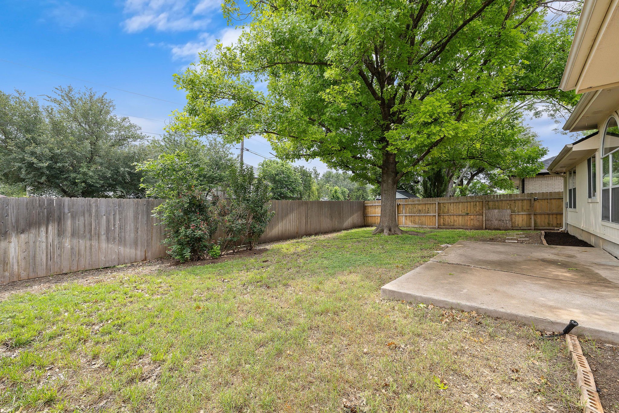25-web-or-mls-2422 Agarita Trail KCP 042926 - 41.jpg