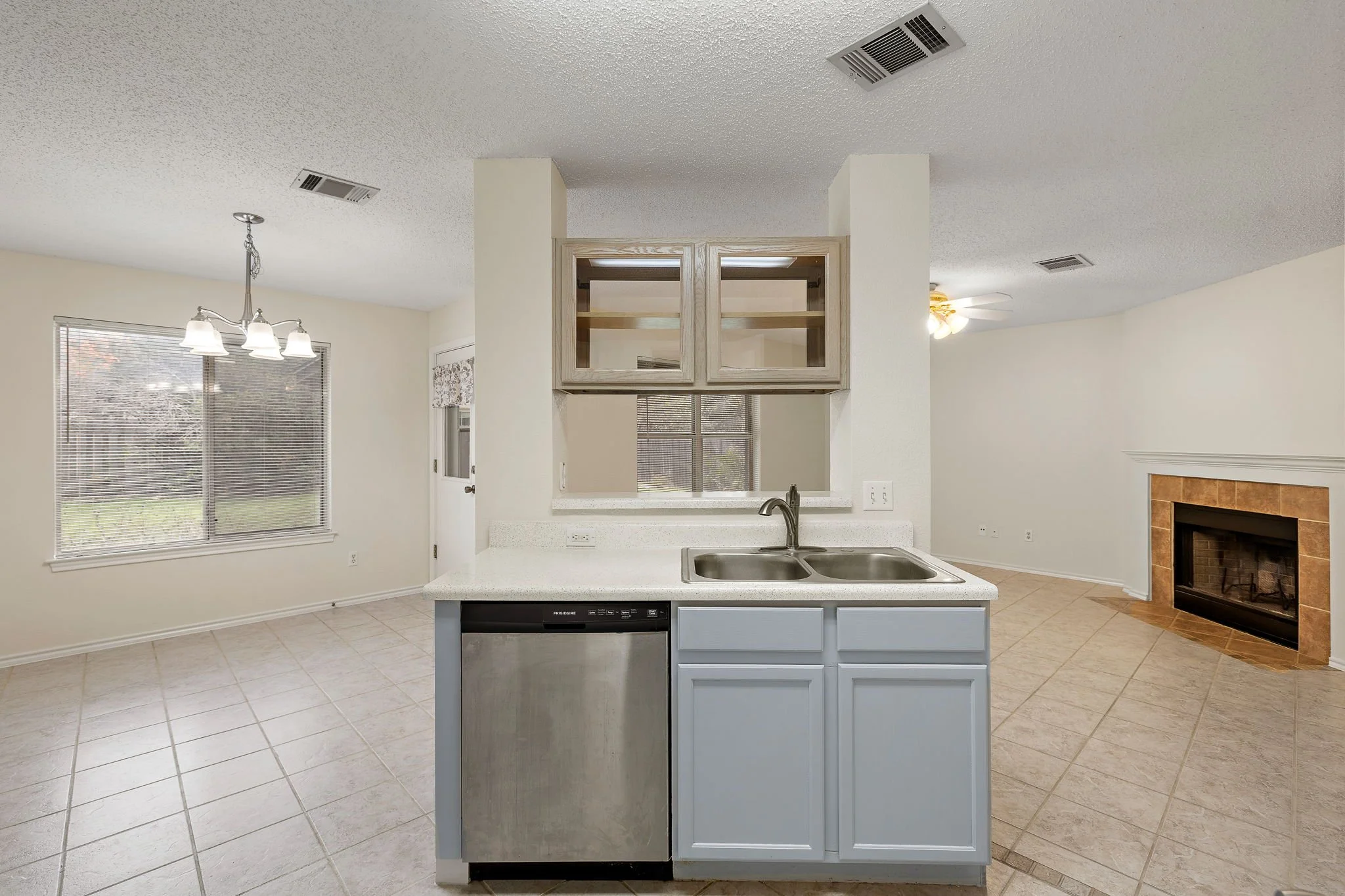 11-web-or-mls-2202 Clayton Way KCP 121625 - 99.jpg