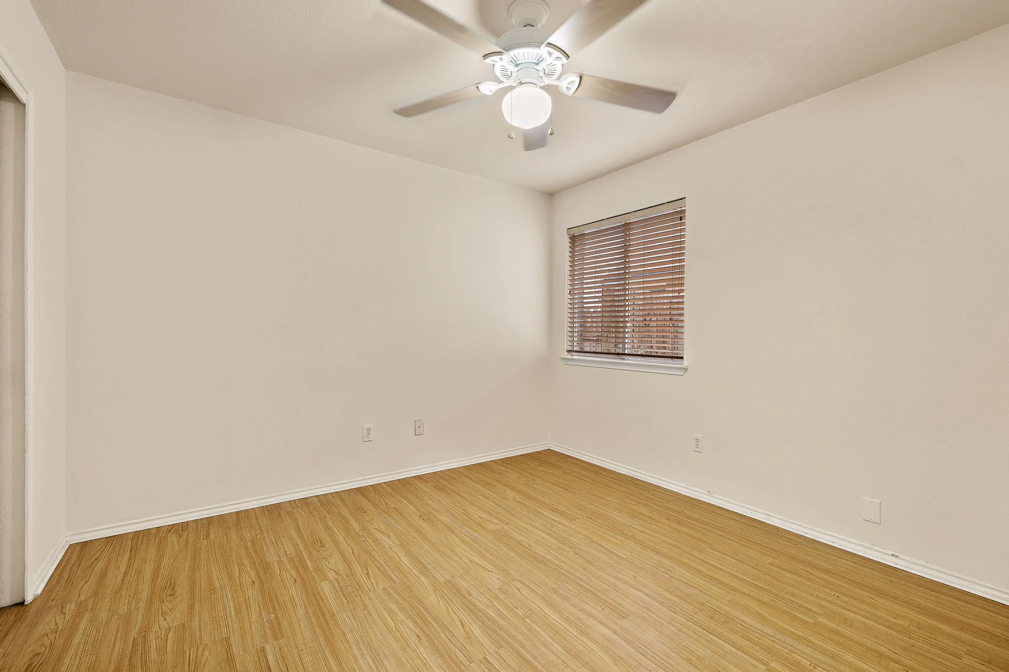 20-web-or-mls-17600 Limpia Creek Dr KCP 052726 - 13.jpg