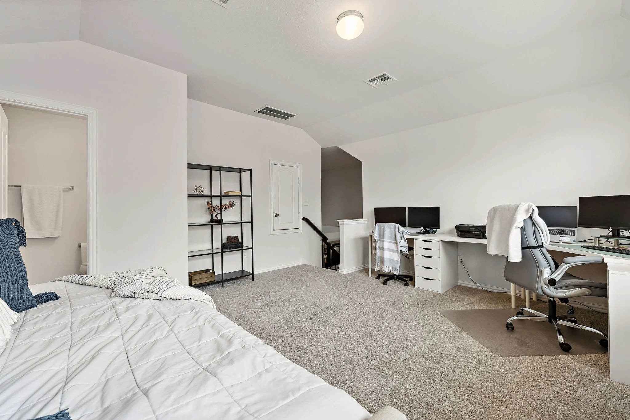 6-web-or-mls-5863 Parma St KCP 050826 - 32.jpg