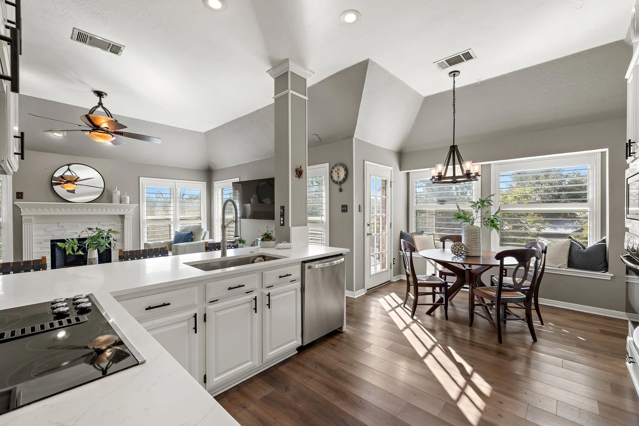 17-web-or-mls-11503 Kempwood Dr KCP 102725 - 135.jpg