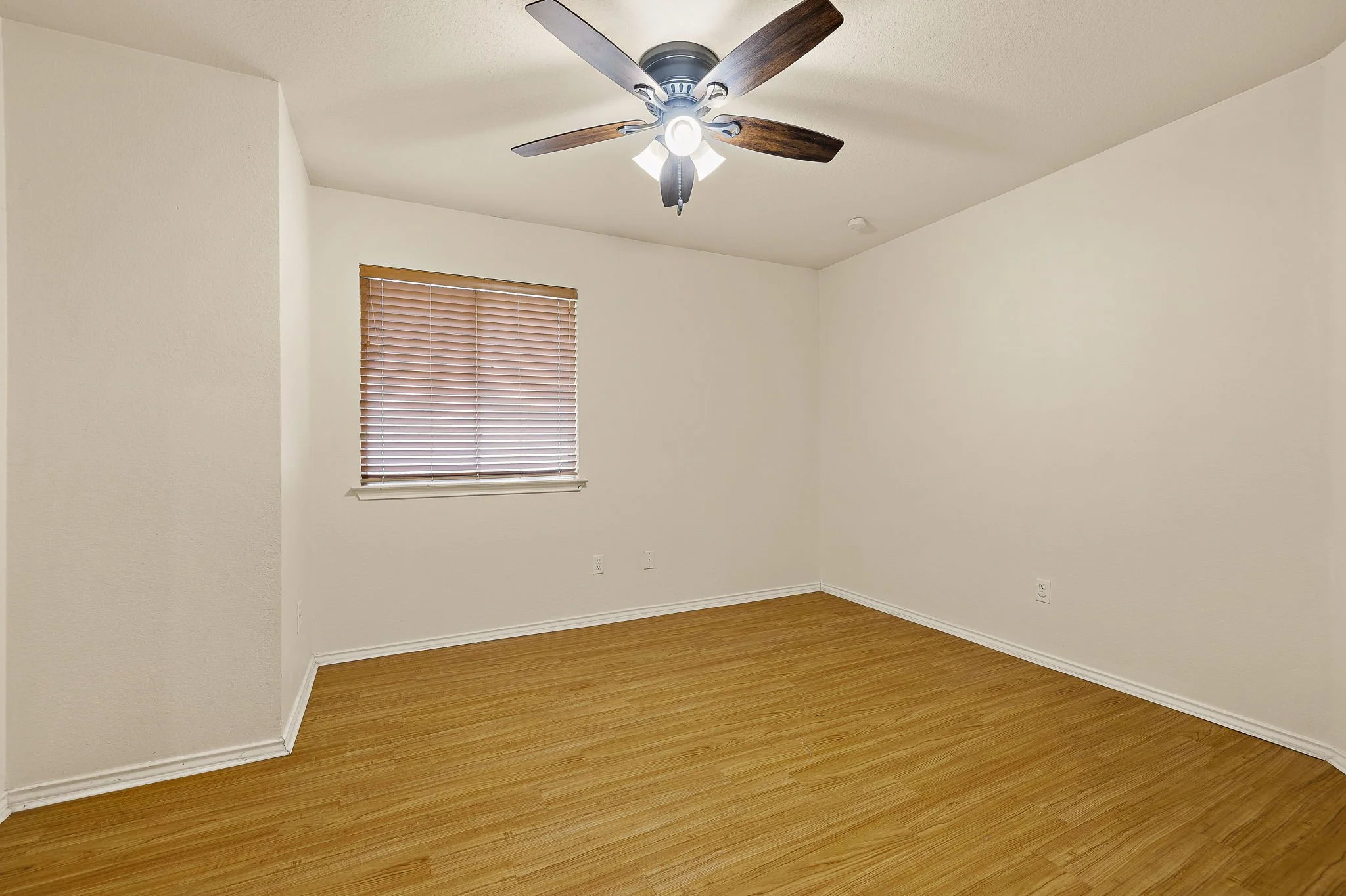19-web-or-mls-17600 Limpia Creek Dr KCP 052726 - 32.jpg