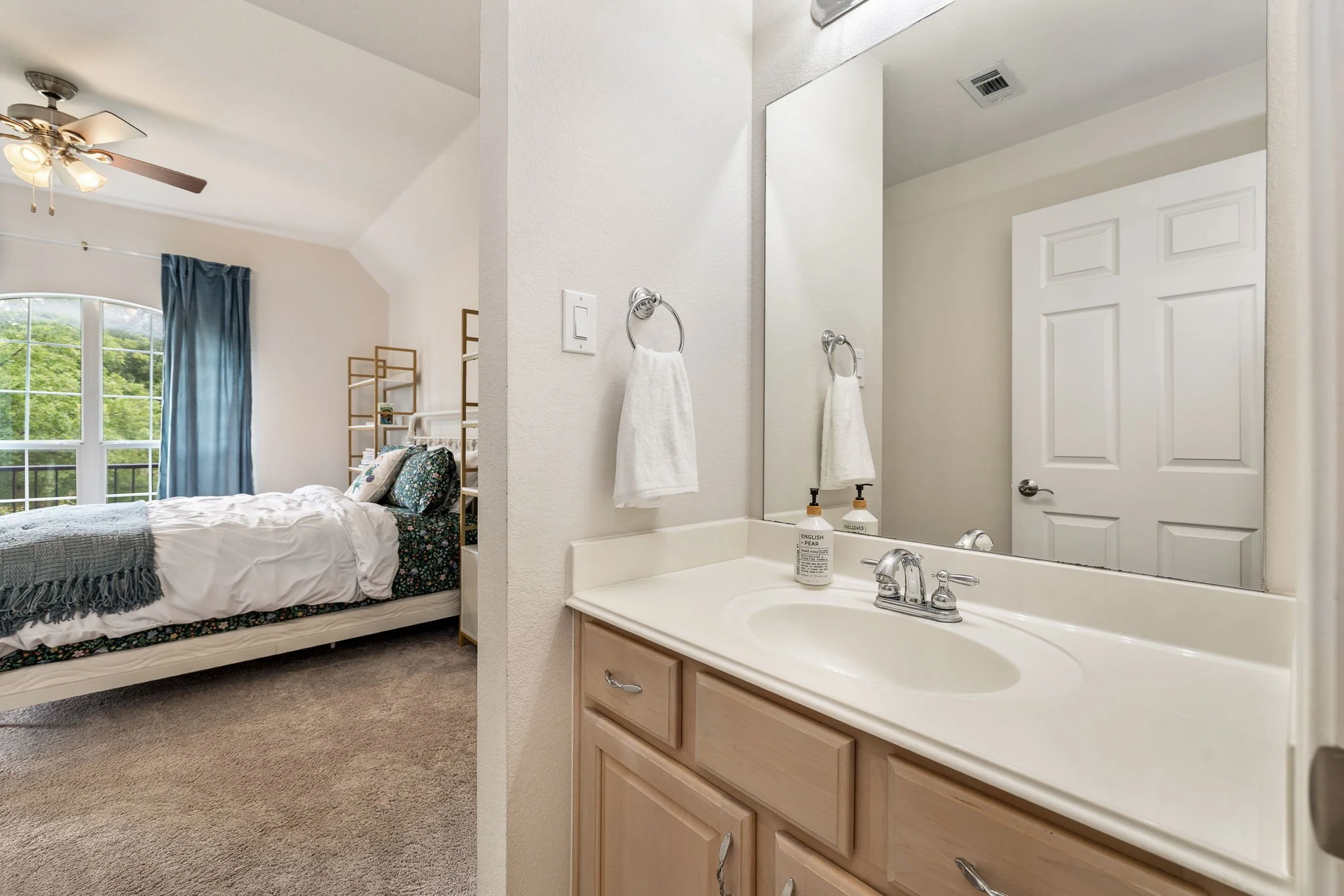 37-web-or-mls-2263 Hamlet Cir KCP 061926 - 18.jpg