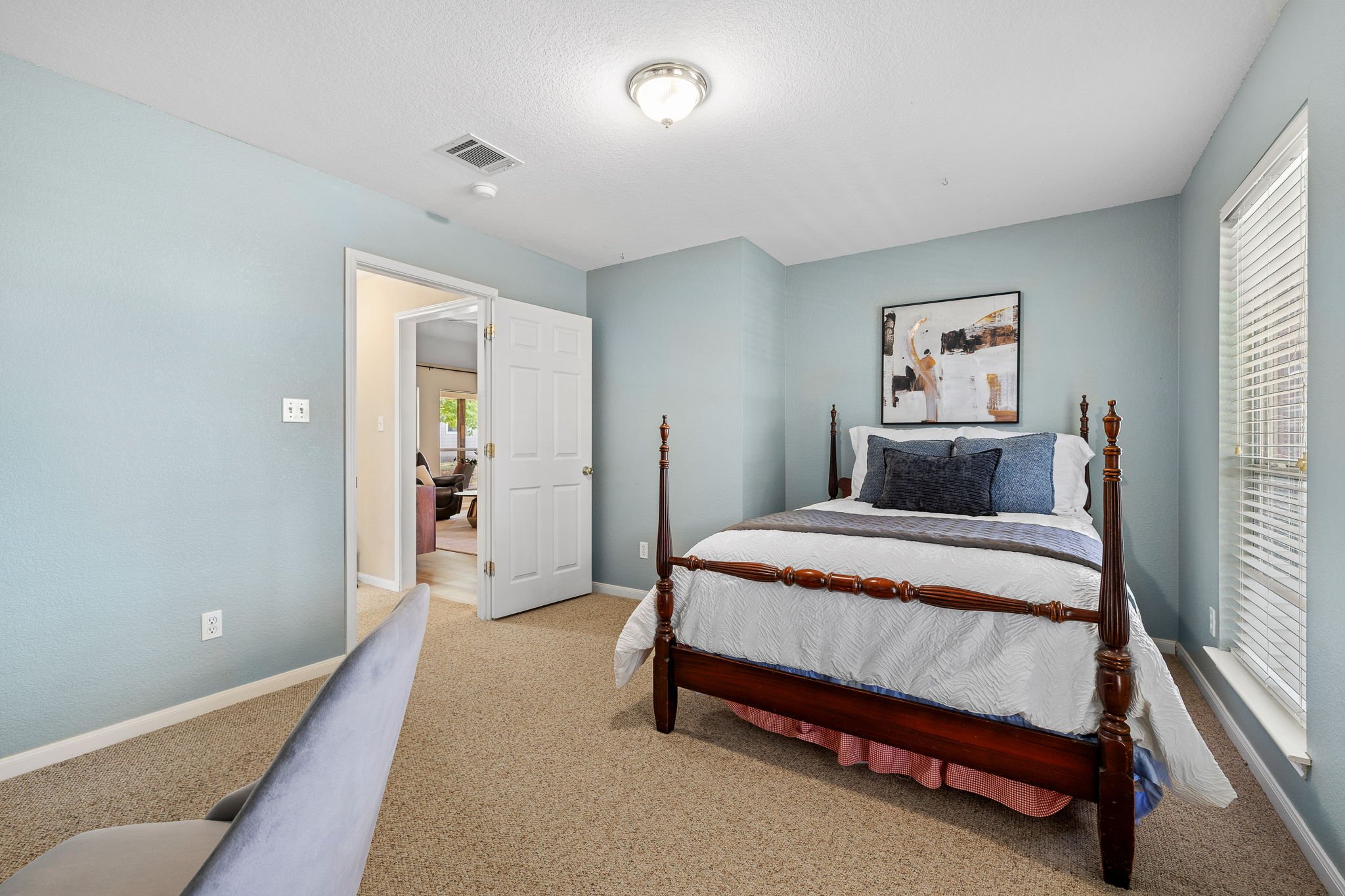 24-web-or-mls-200 Blanco Dr KCP 090325 - 11.jpg