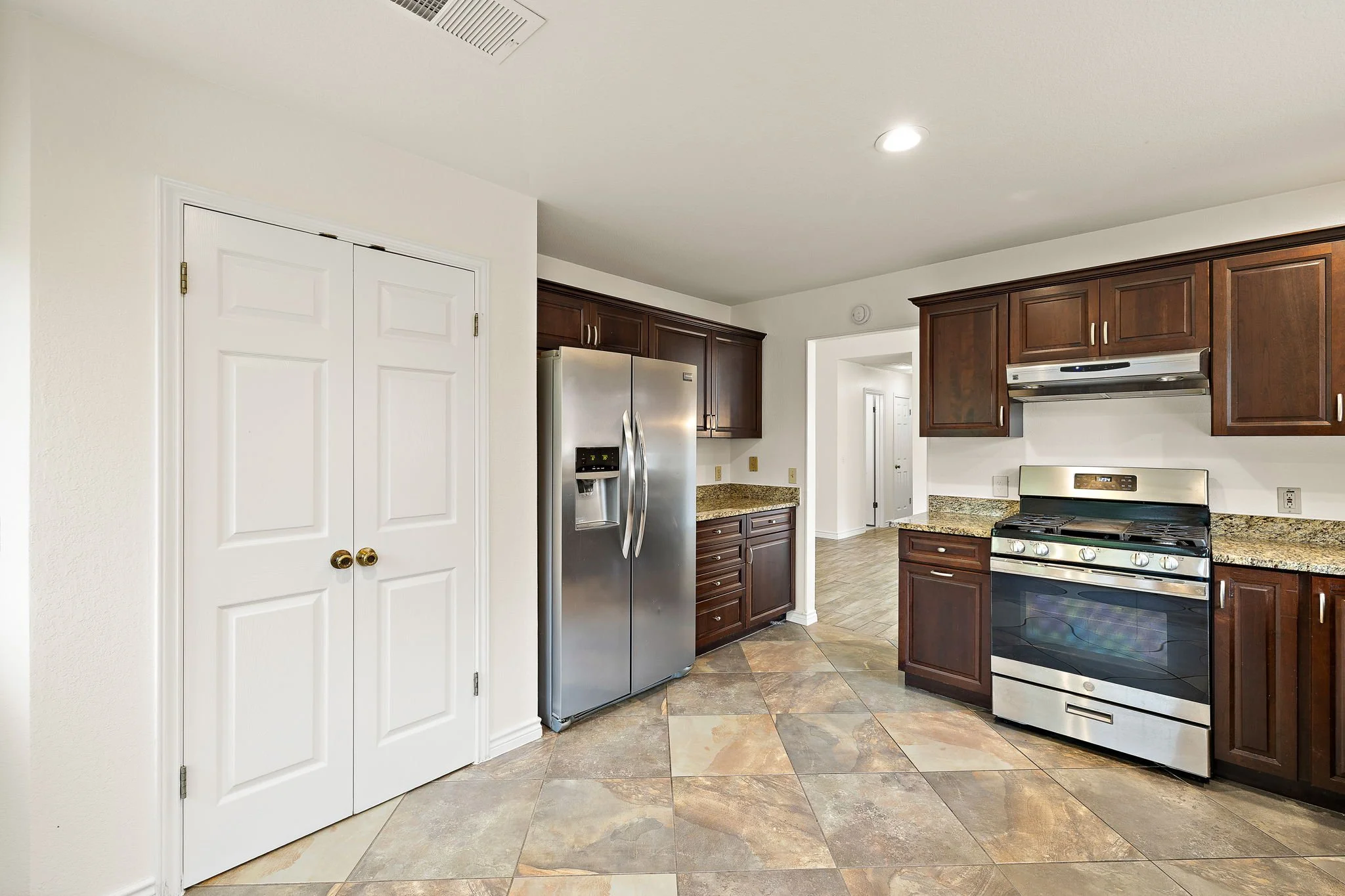 13-web-or-mls-2422 Agarita Trail KCP 042926 - 161.jpg