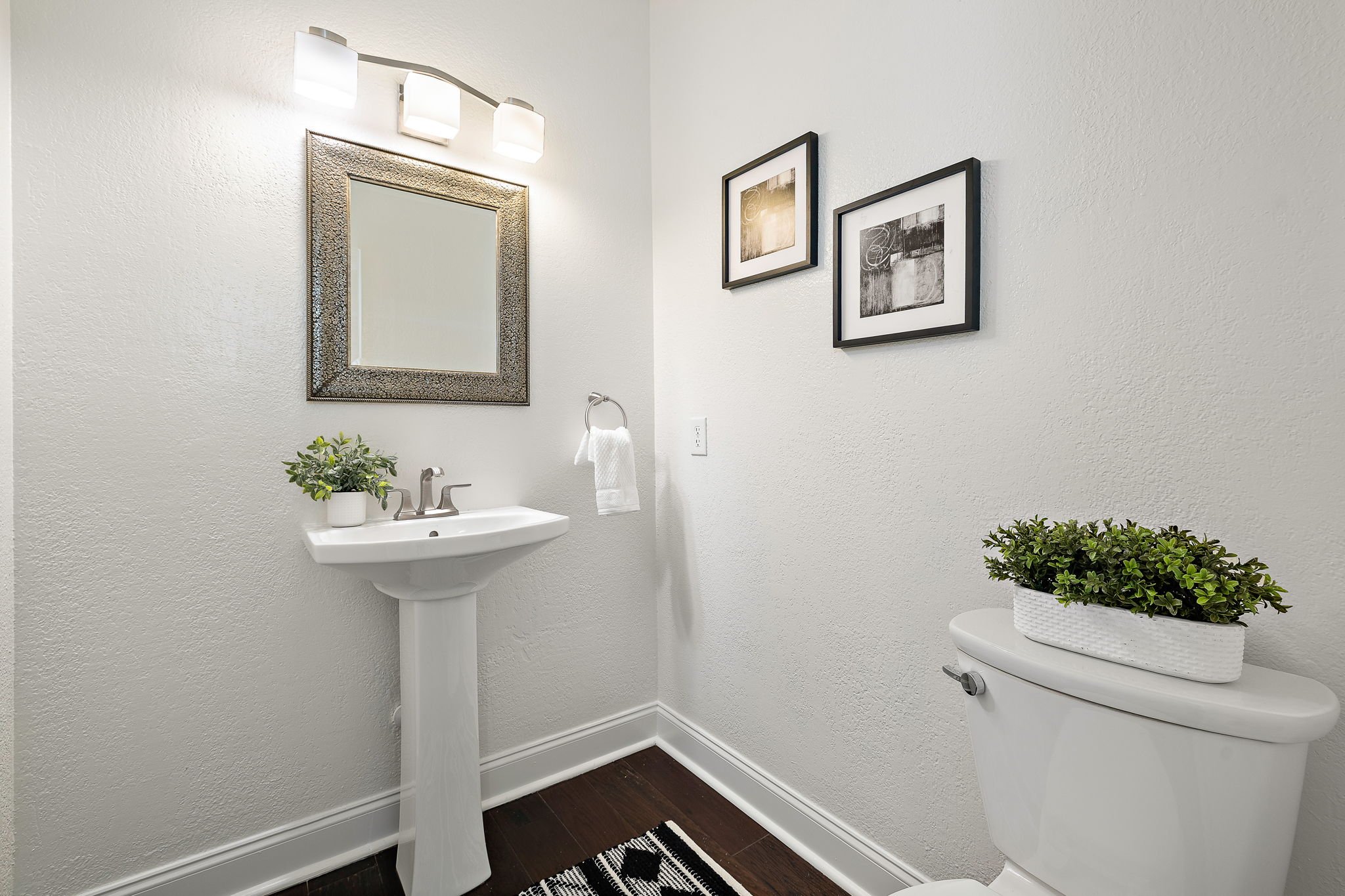 26-web-or-mls-10 Oak View KCP 060826 - 86.jpg