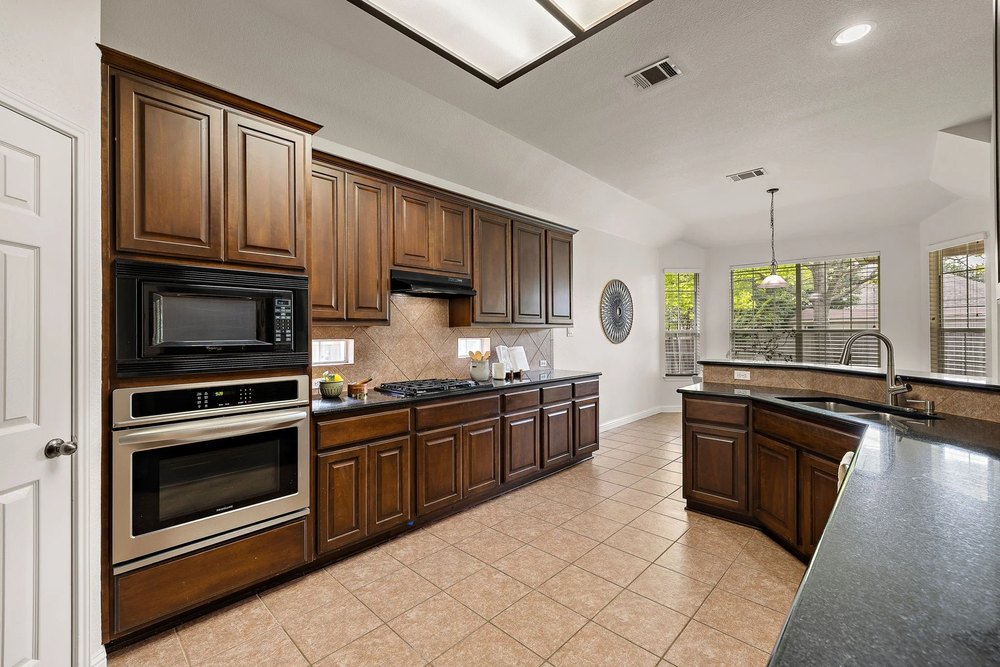 15-web-or-mls-1115 Canyon Maple Rd KCP 060326 - 152.jpg