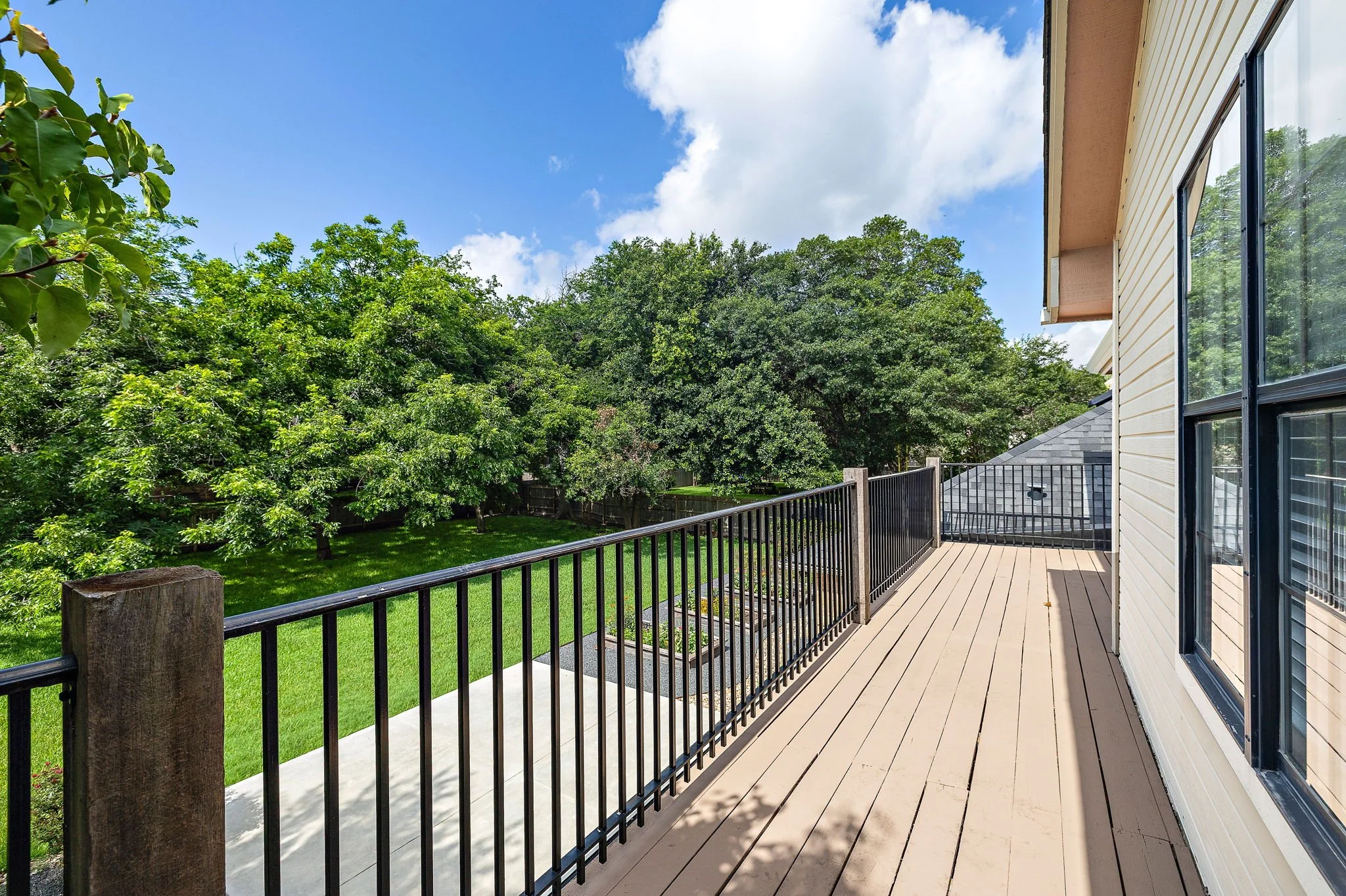 29-web-or-mls-10 Oak View KCP 060826 - 72.jpg