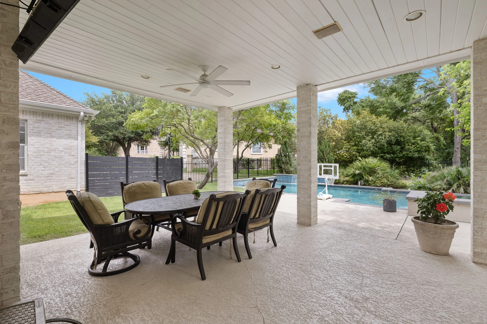 44-web-or-mls-2263 Hamlet Cir KCP 061926 - 259.jpg