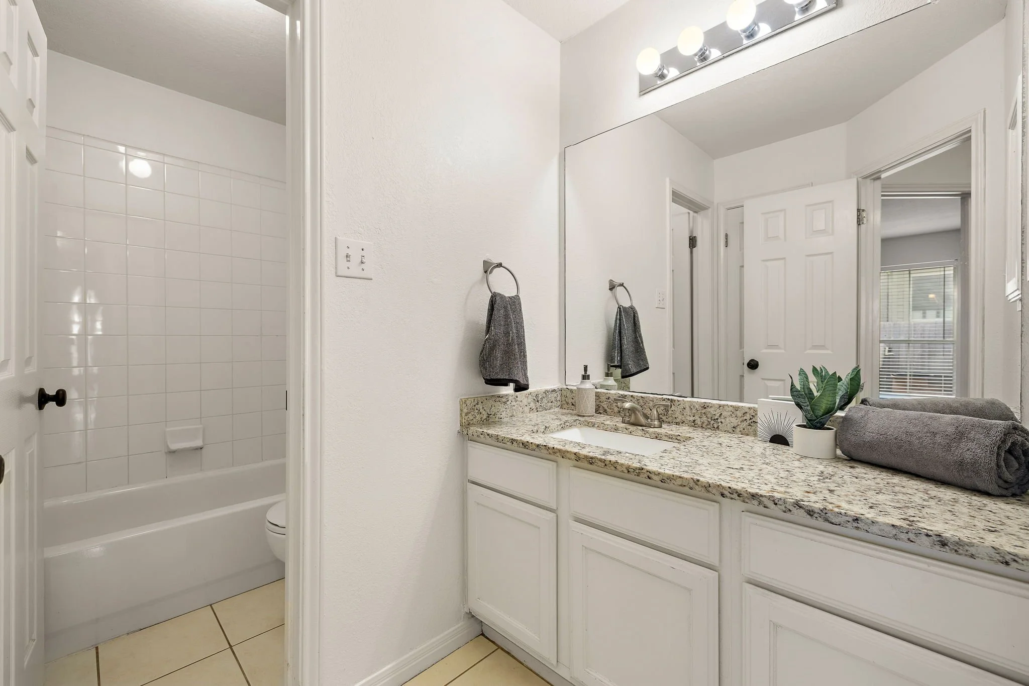 28-web-or-mls-12713 Cinchring Ln KCP 042726 - 8.jpg