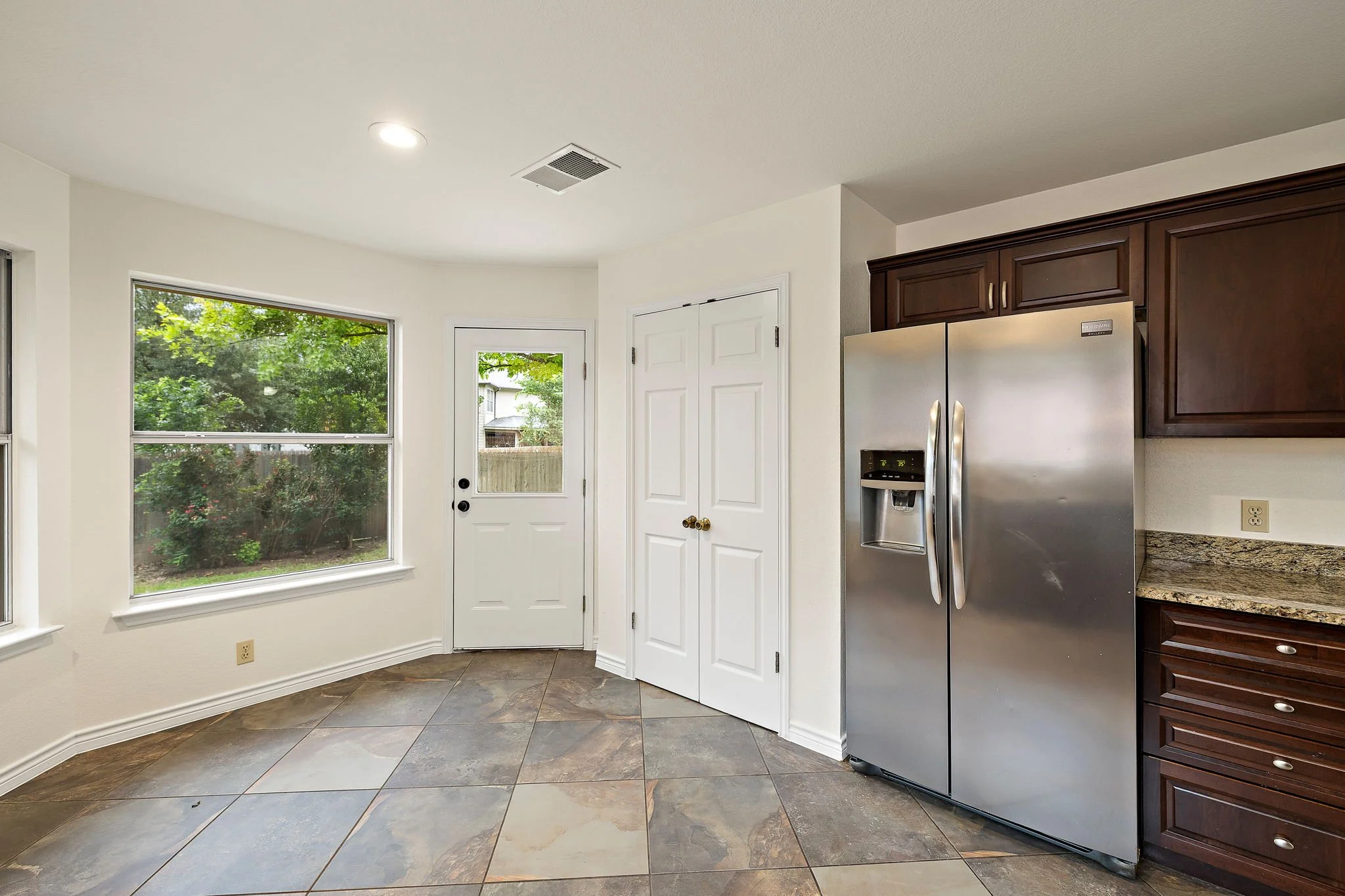 14-web-or-mls-2422 Agarita Trail KCP 042926 - 169.jpg