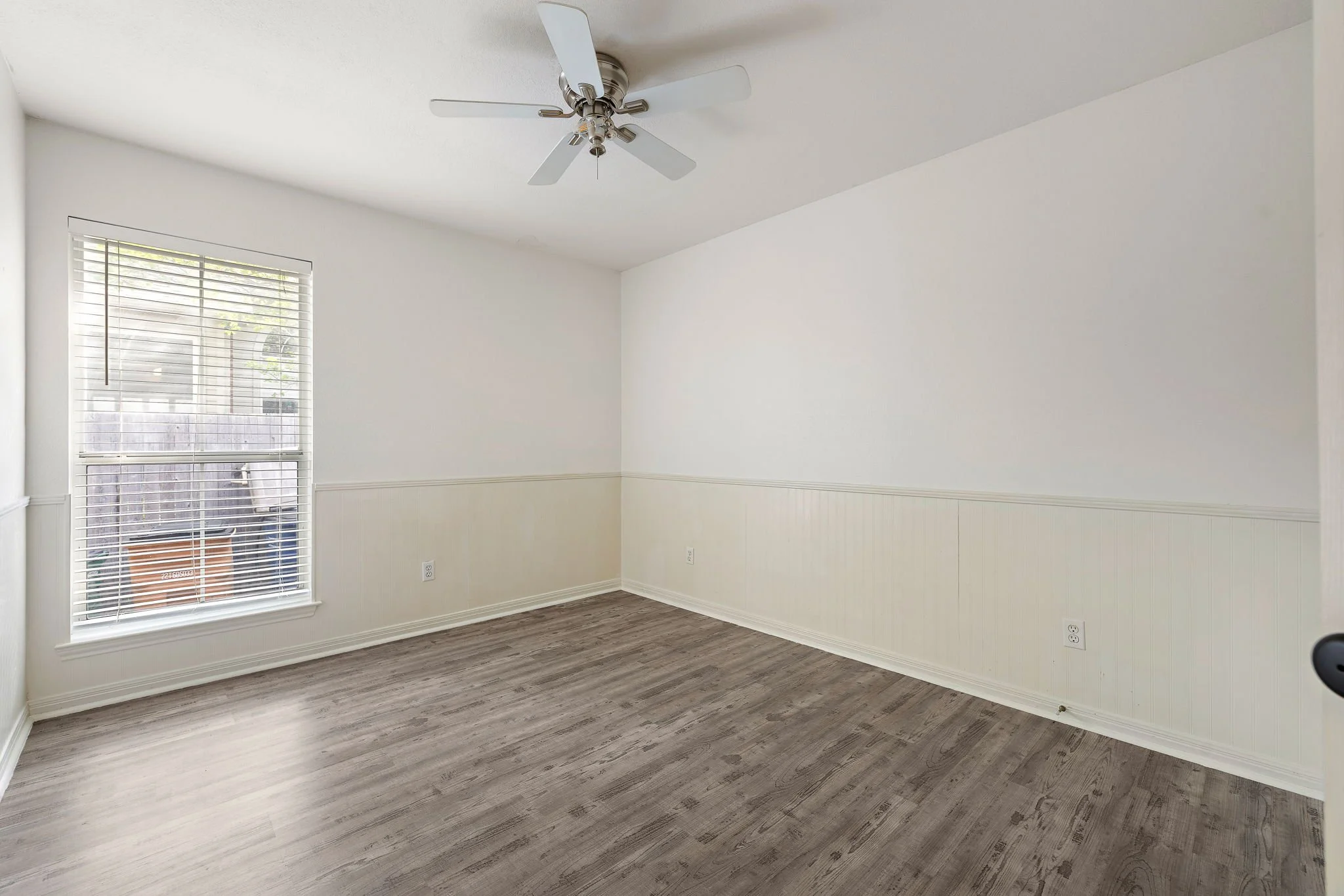 27-web-or-mls-12713 Cinchring Ln KCP 042726 - 16.jpg