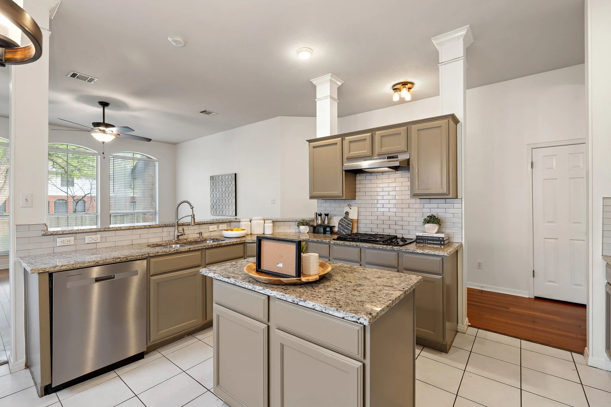 17-web-or-mls-12713 Cinchring Ln KCP 042726 - 142.jpg