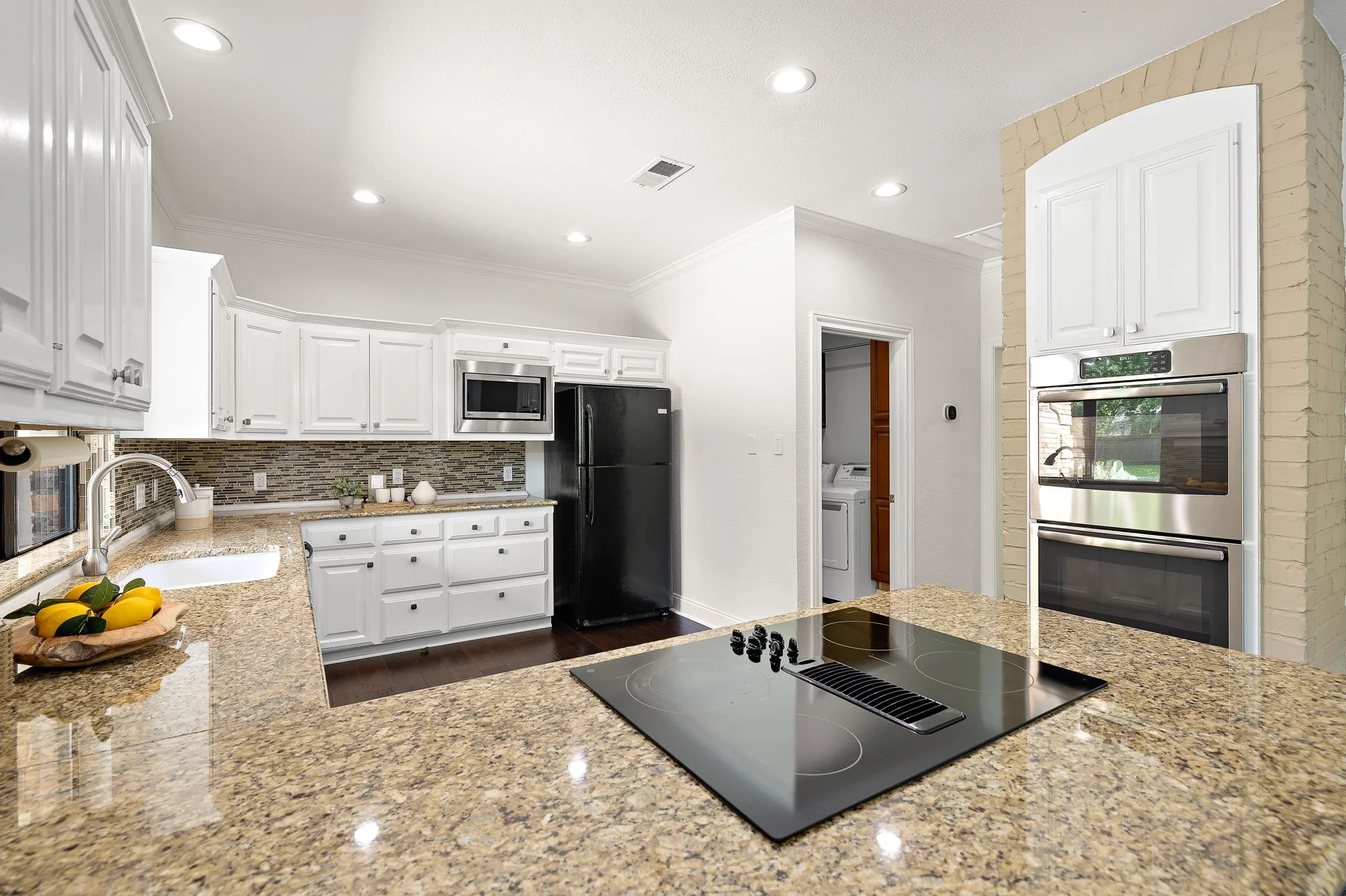 18-web-or-mls-10 Oak View KCP 060826 - 194.jpg