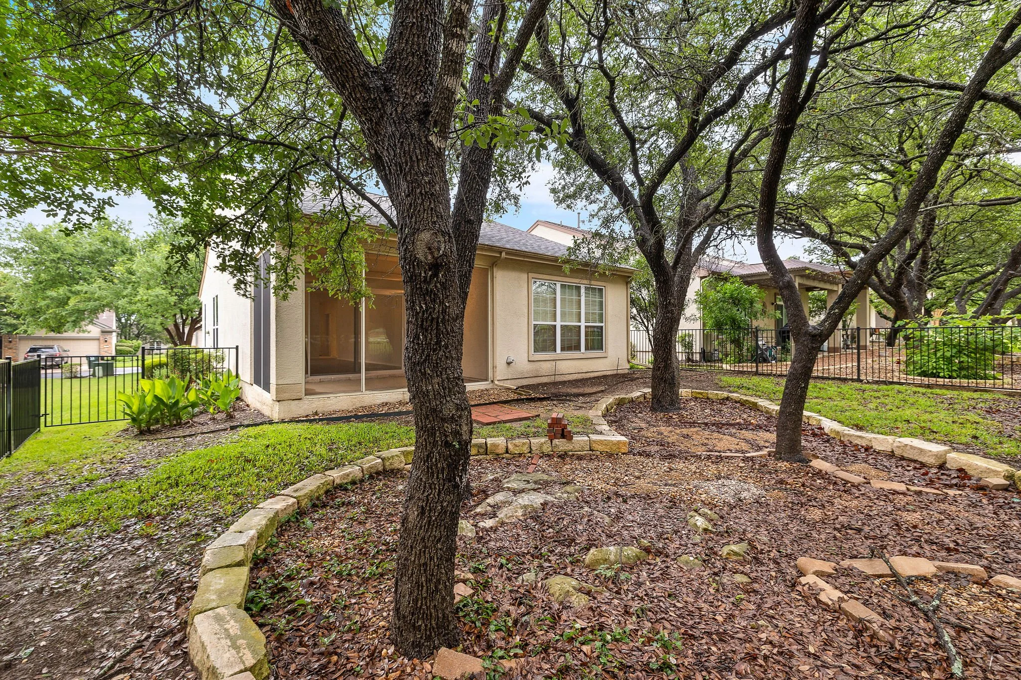 22-web-or-mls-108 Farm Hill Dr KCP 050126 - 16.jpg