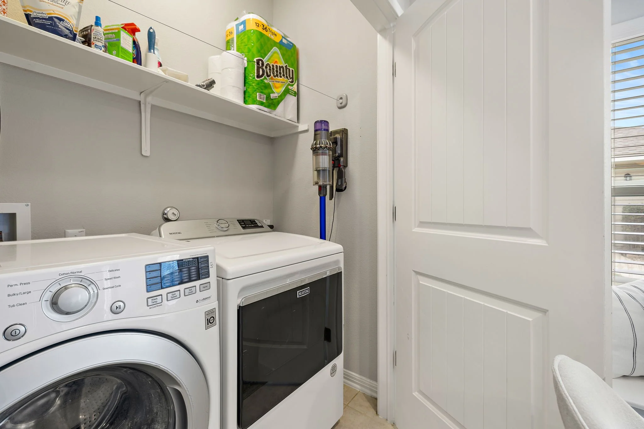 15-web-or-mls-147 Wainscot Oak Wy  KCP 011226 - 56.jpg