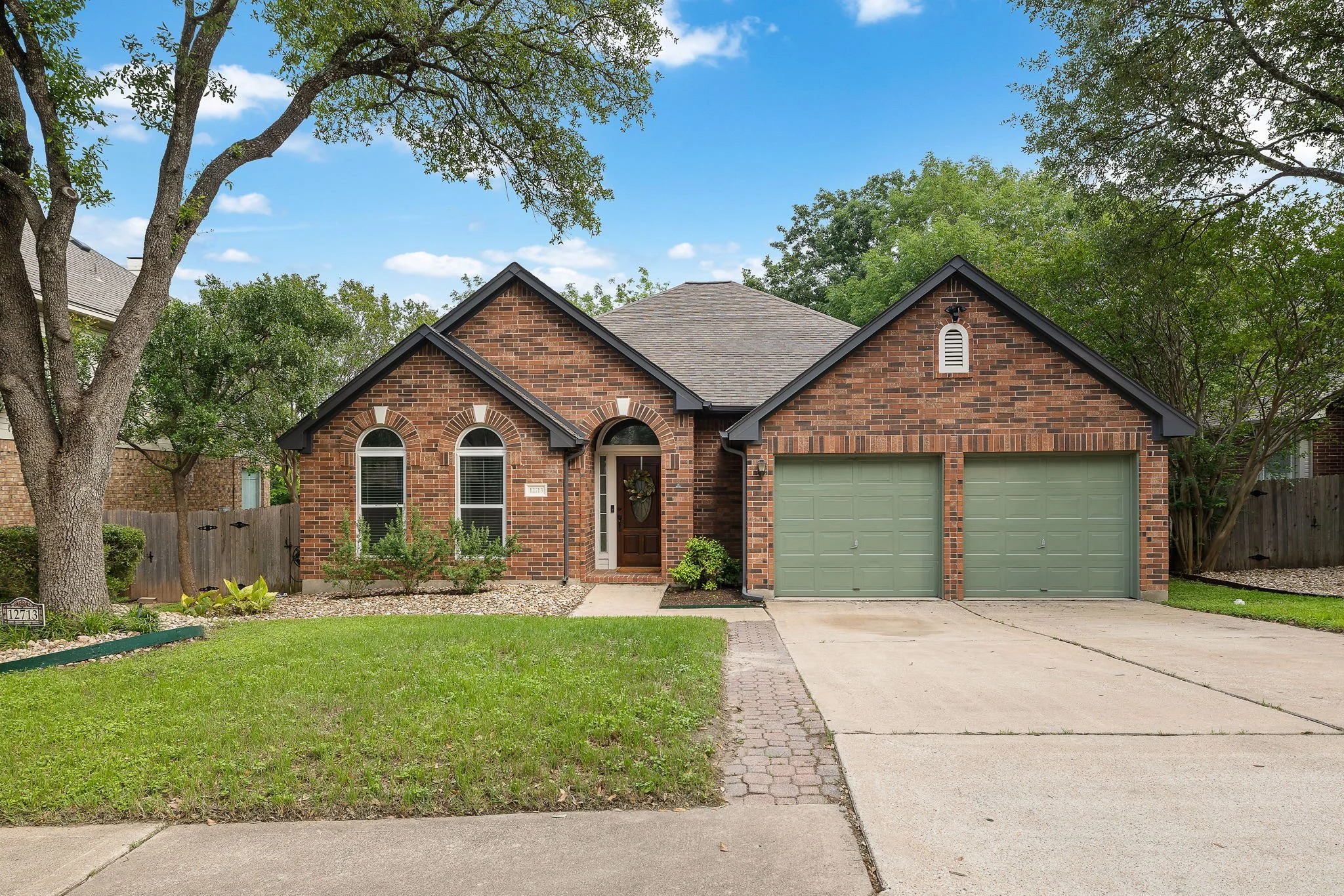 2-web-or-mls-12713 Cinchring Ln KCP 042726 - 174.jpg
