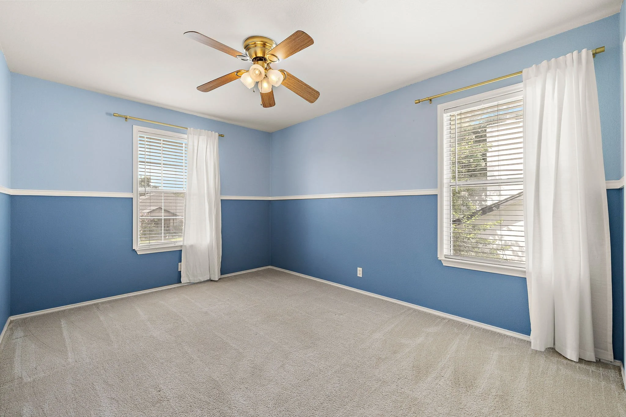 26-web-or-mls-1701 Warwick Way KCP 062526 - 10.jpg