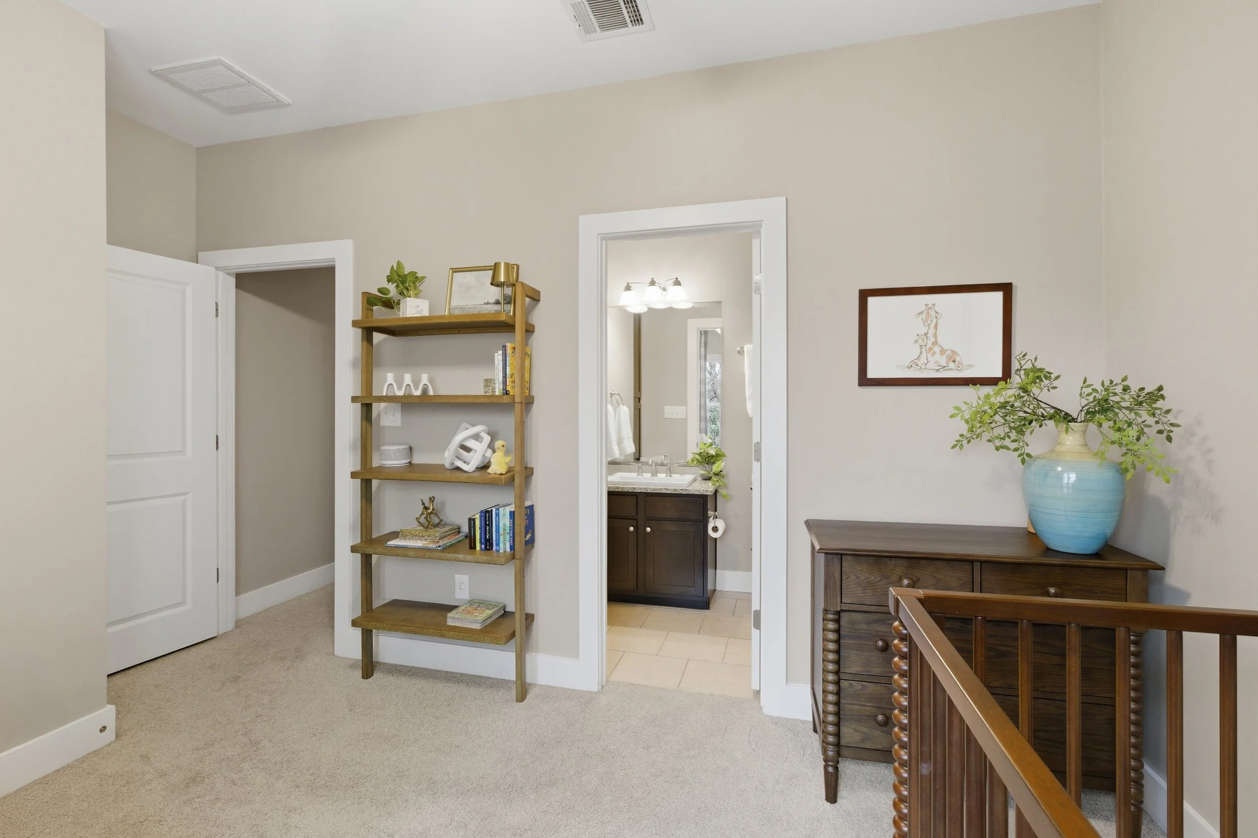 Bedroom 2 | Nursery | Spacious with bathroom