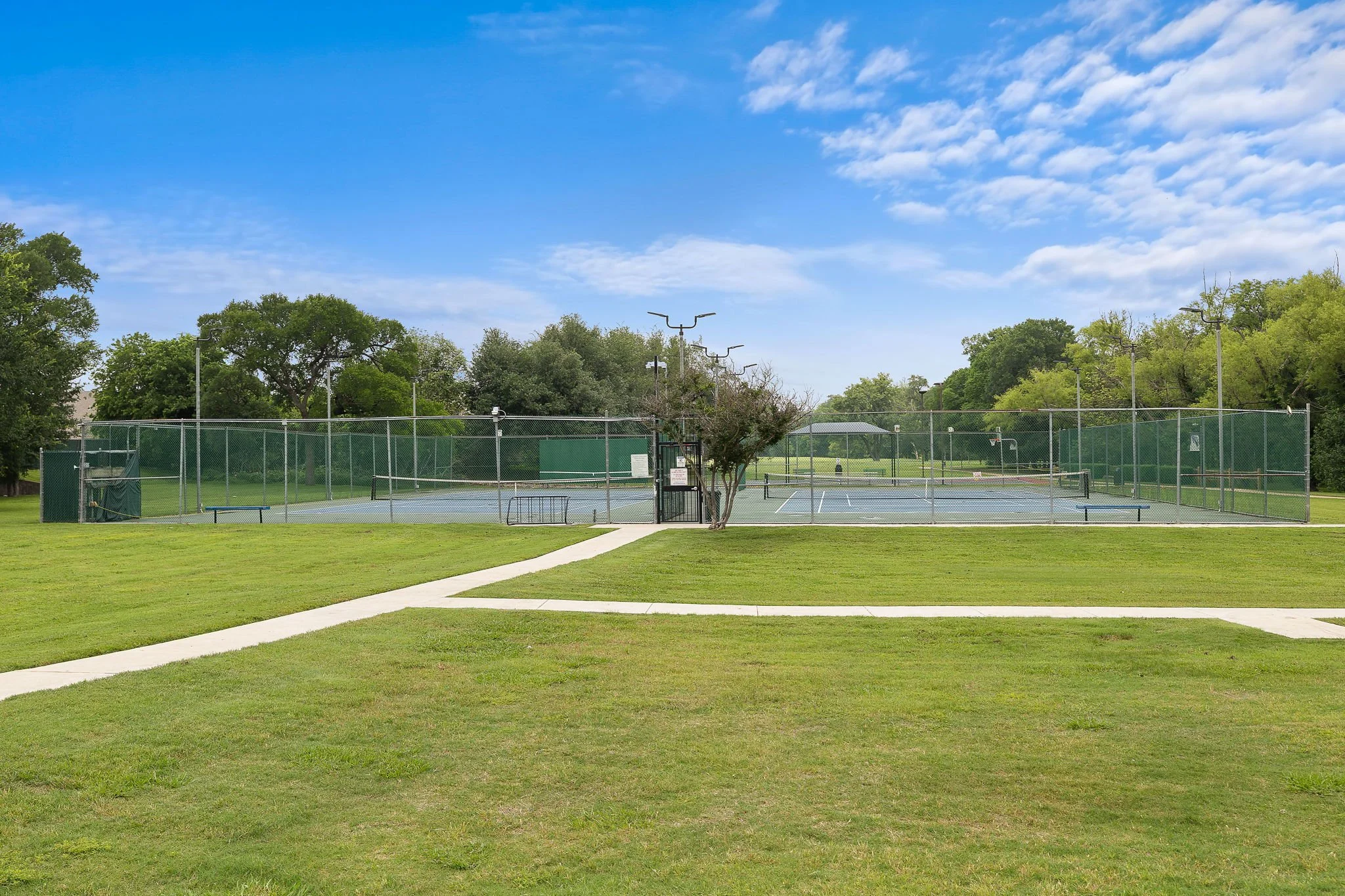 29-web-or-mls-2422 Agarita Trail KCP 042926 - 4.jpg