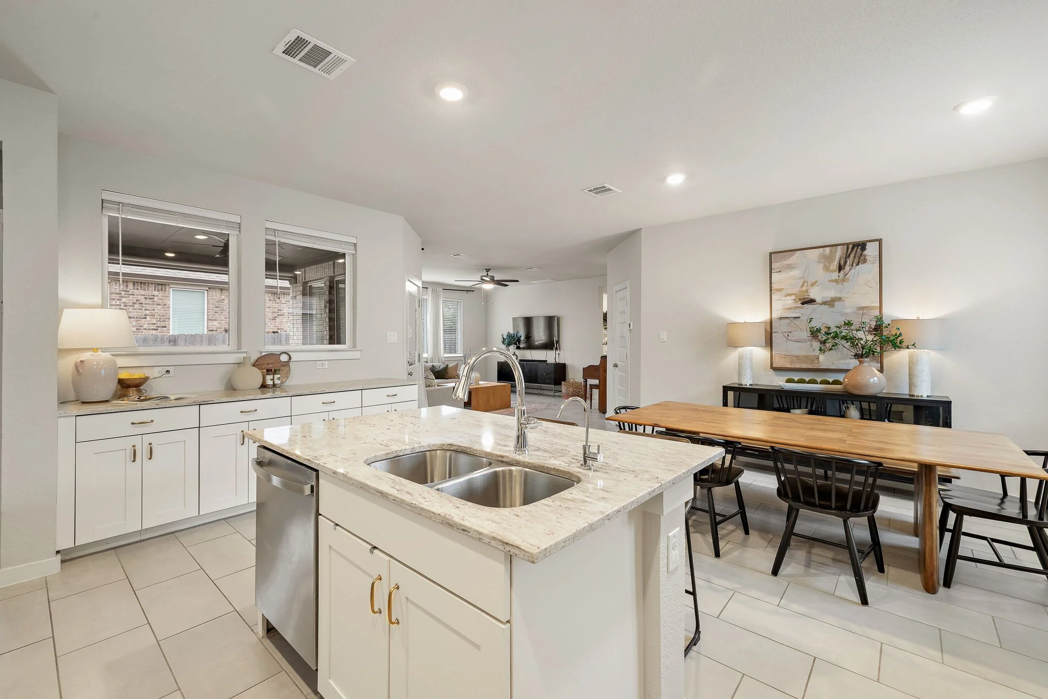 12-web-or-mls-1136 Oak Chase Wy KCP 121725 - 112.jpg