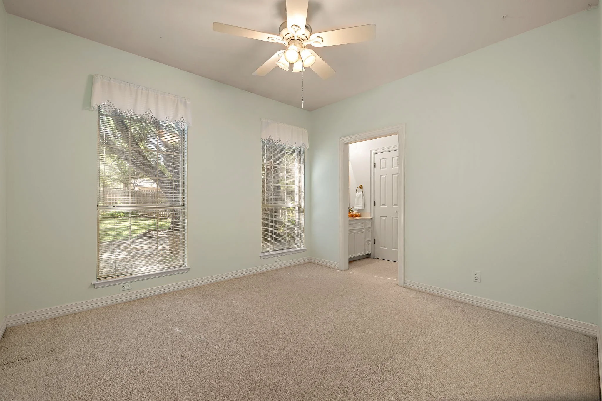 36-web-or-mls-14 Scenic Terrace KCP 102725 - 76.jpg