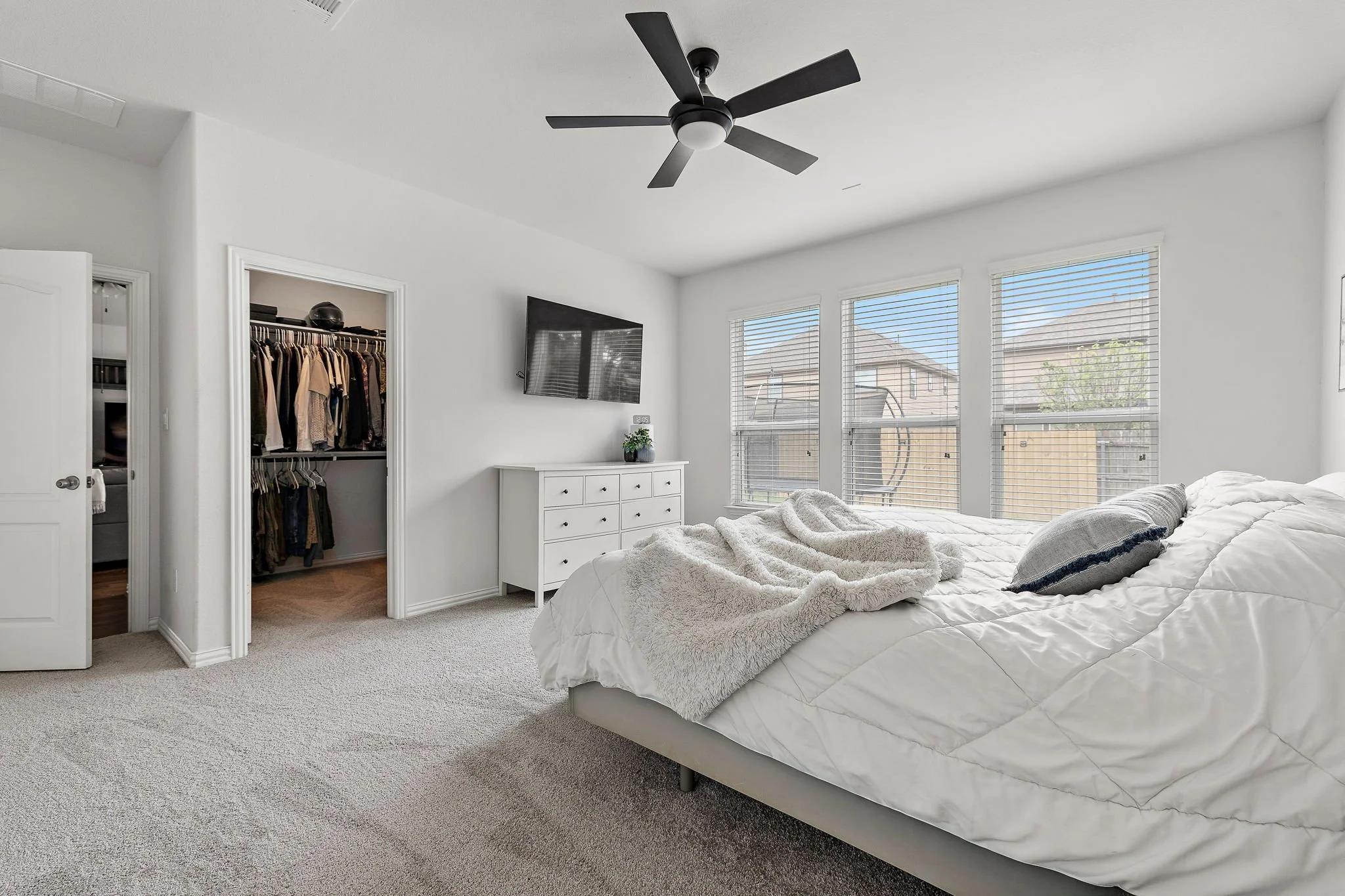 10-web-or-mls-5863 Parma St KCP 050826 - 56.jpg