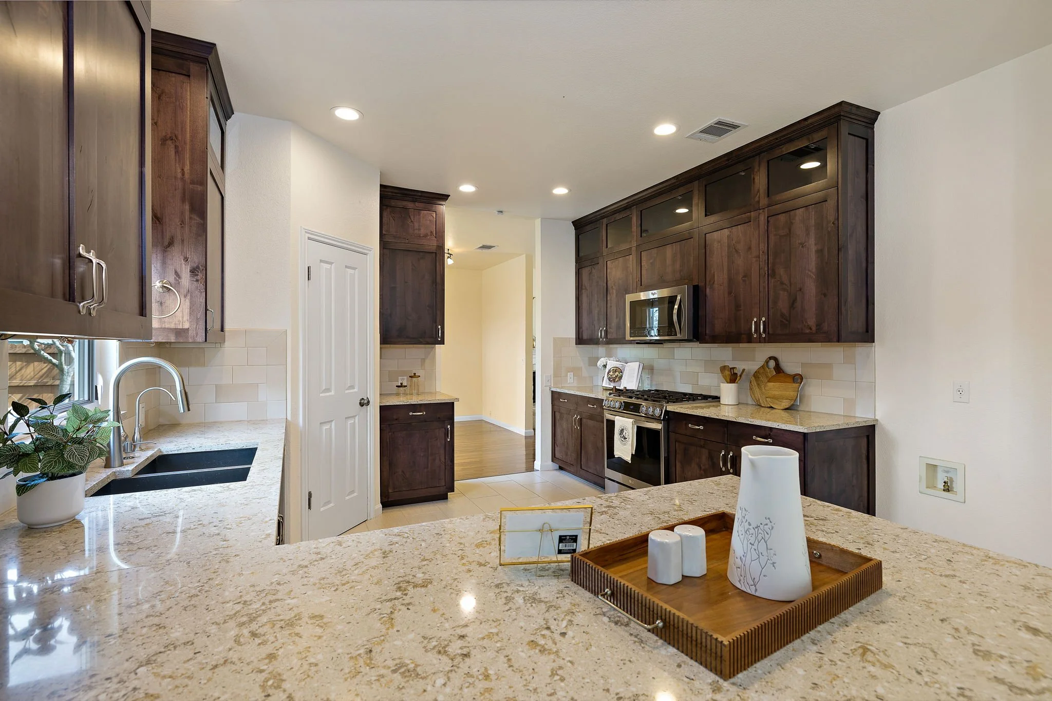 12-web-or-mls-2201 Kerr Trail KCP 032526 - 21.jpg