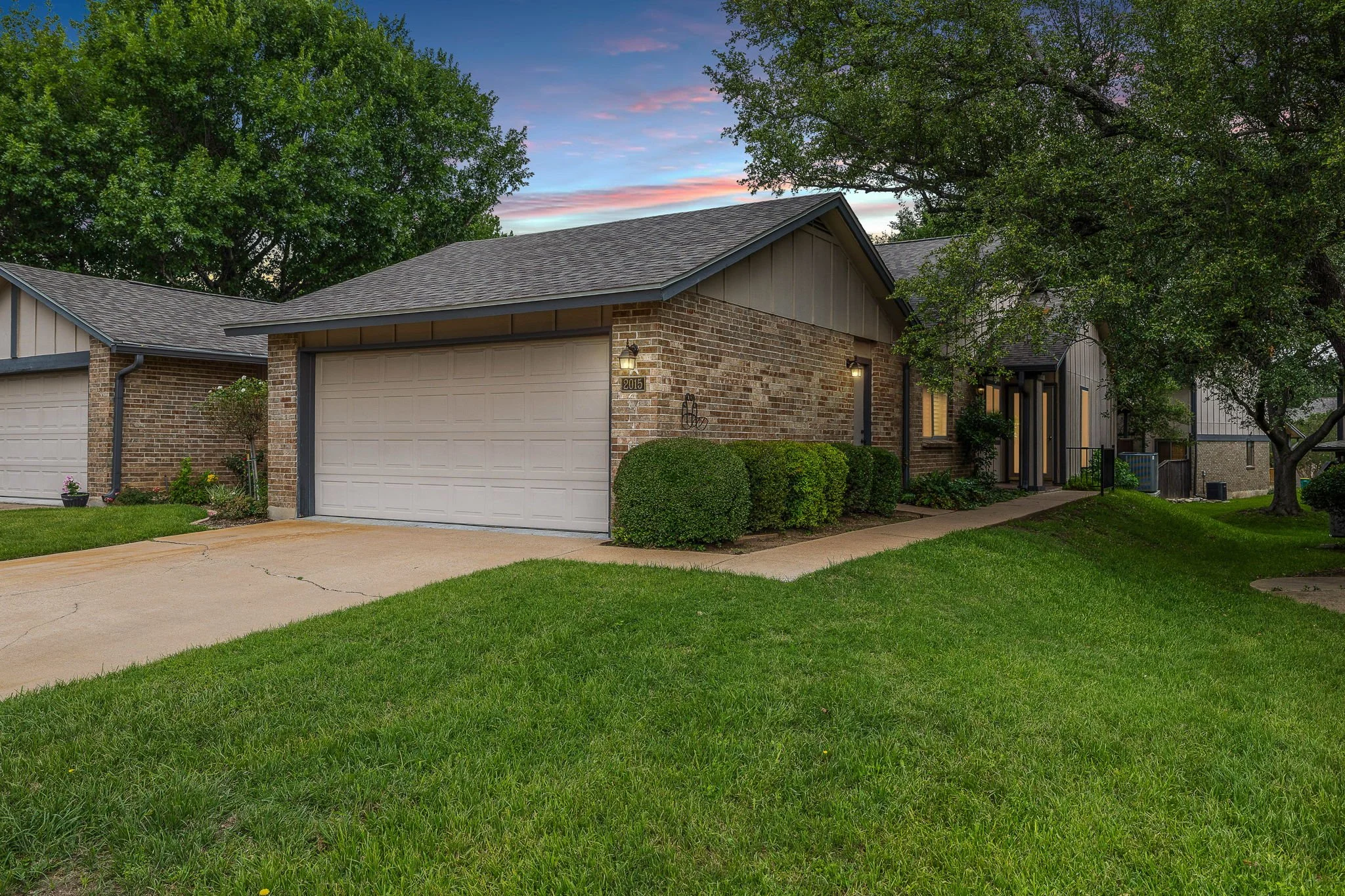 2015 VERBENA DR