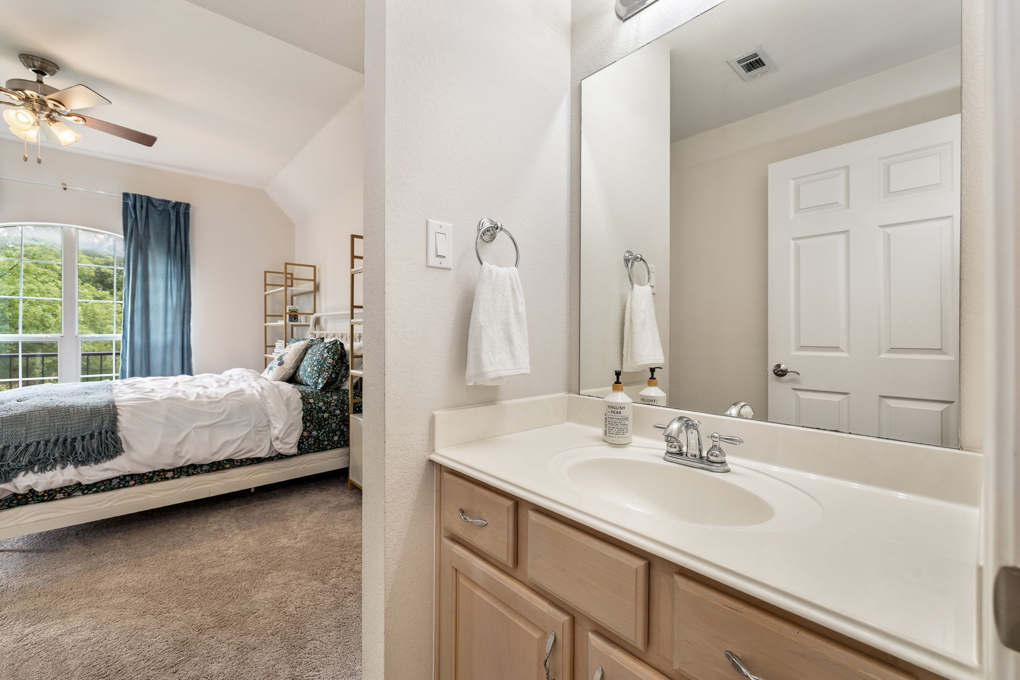 37-web-or-mls-2263 Hamlet Cir KCP 061926 - 18.jpg