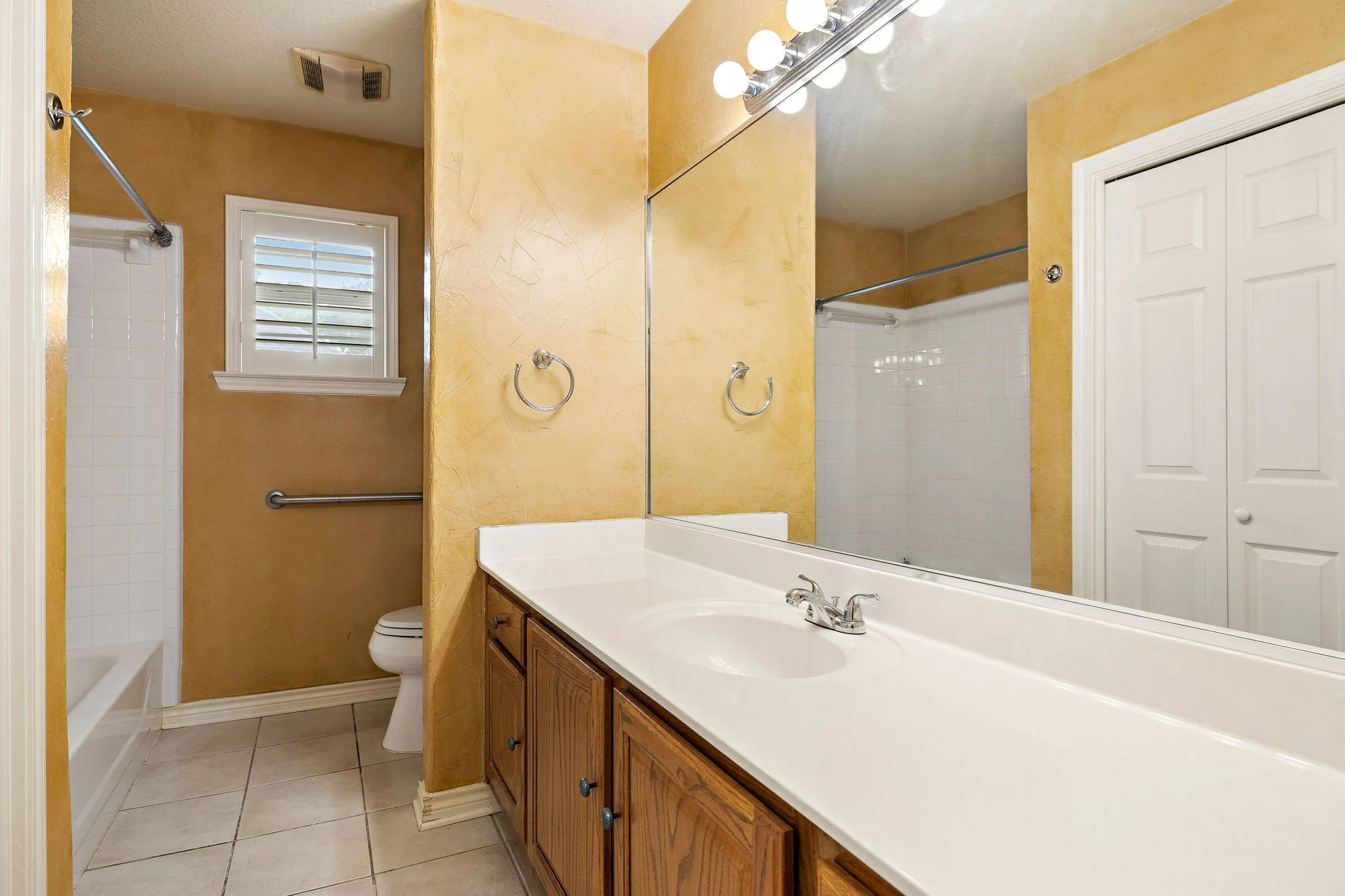 27-web-or-mls-15 Meadow Run KCP 041626 - 30.jpg