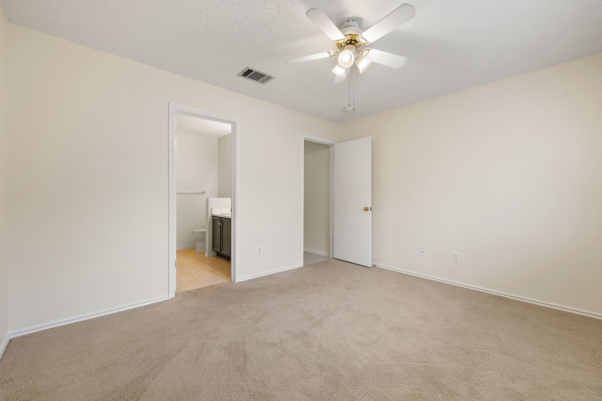 14-web-or-mls-2202 Clayton Way KCP 121625 - 33.jpg