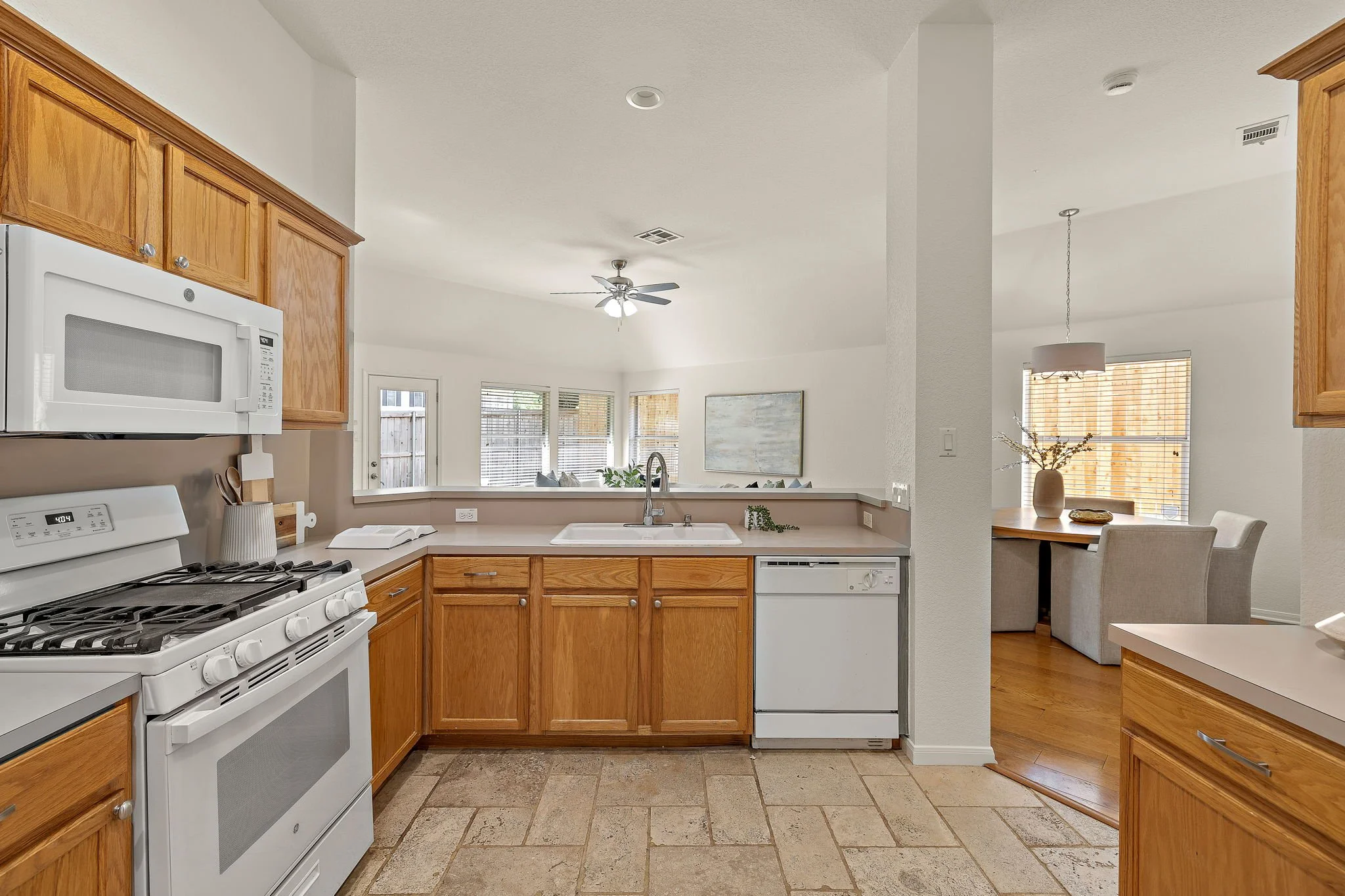11-web-or-mls-4011 Sable Oaks Dr KCP 070926 - 121.jpg