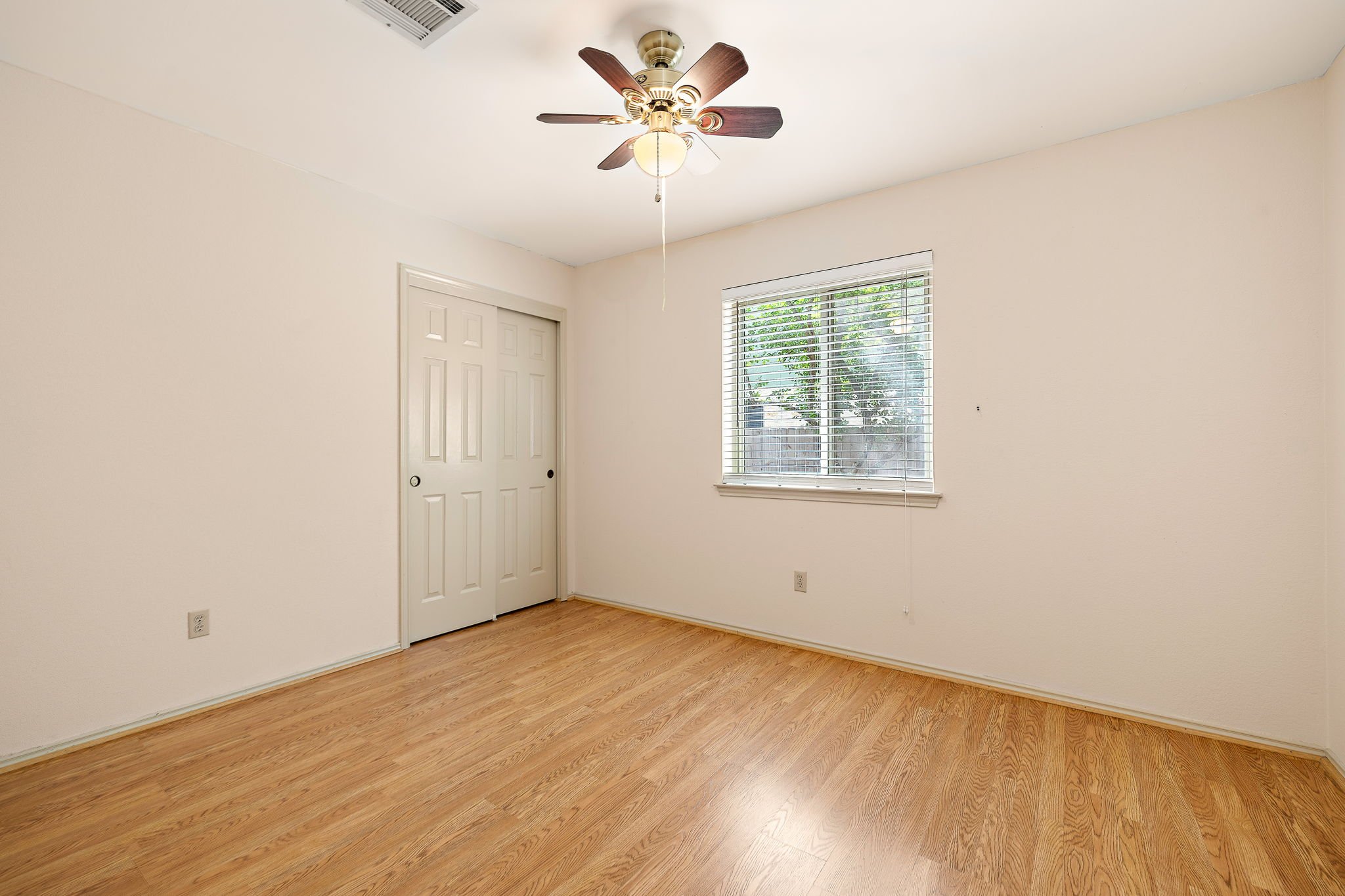 17-web-or-mls-8507 Tad Park Cove KCP 052125 - 31.jpg