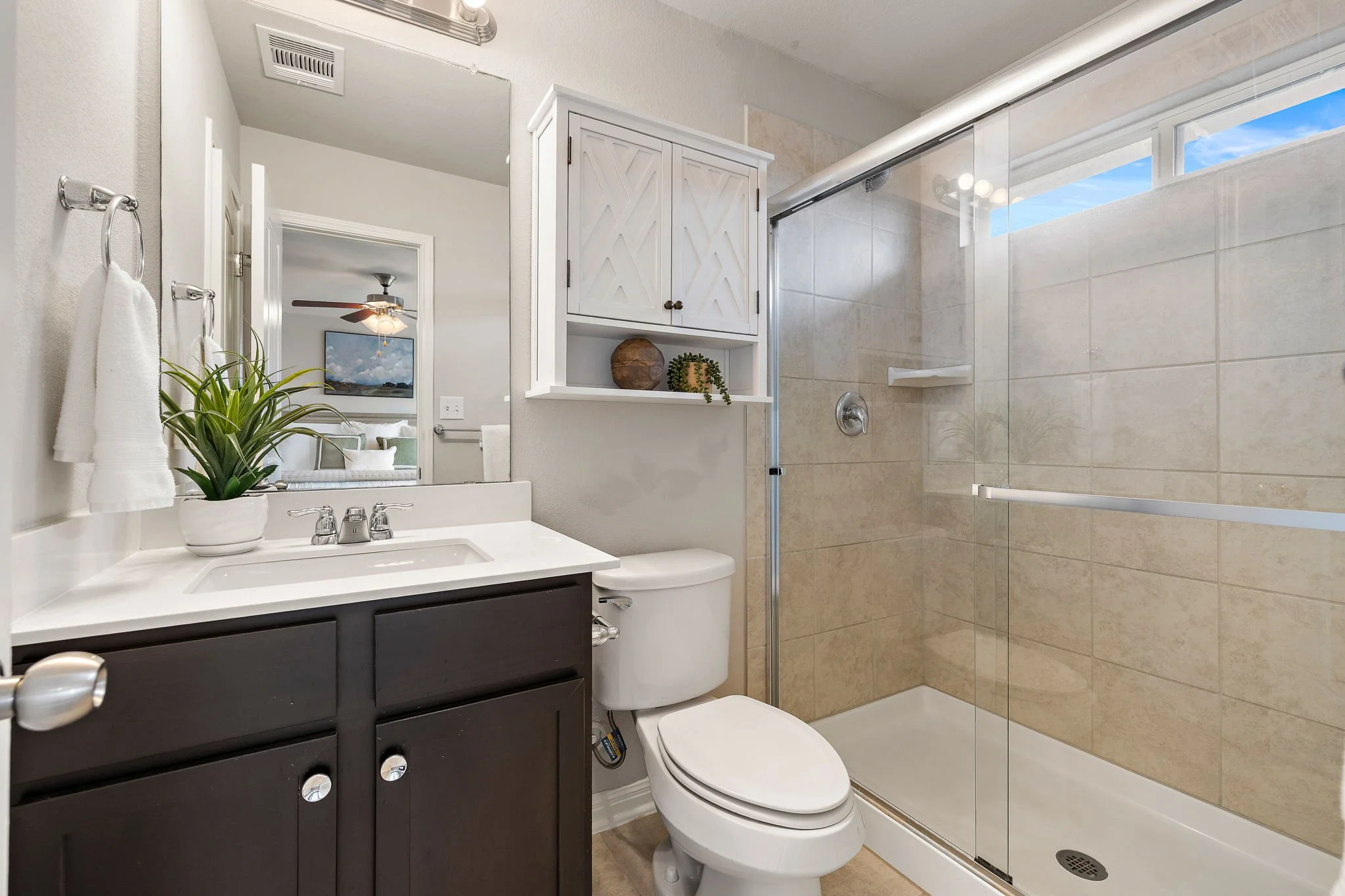 21-web-or-mls-147 Wainscot Oak Wy  KCP 011226 - 33.jpg