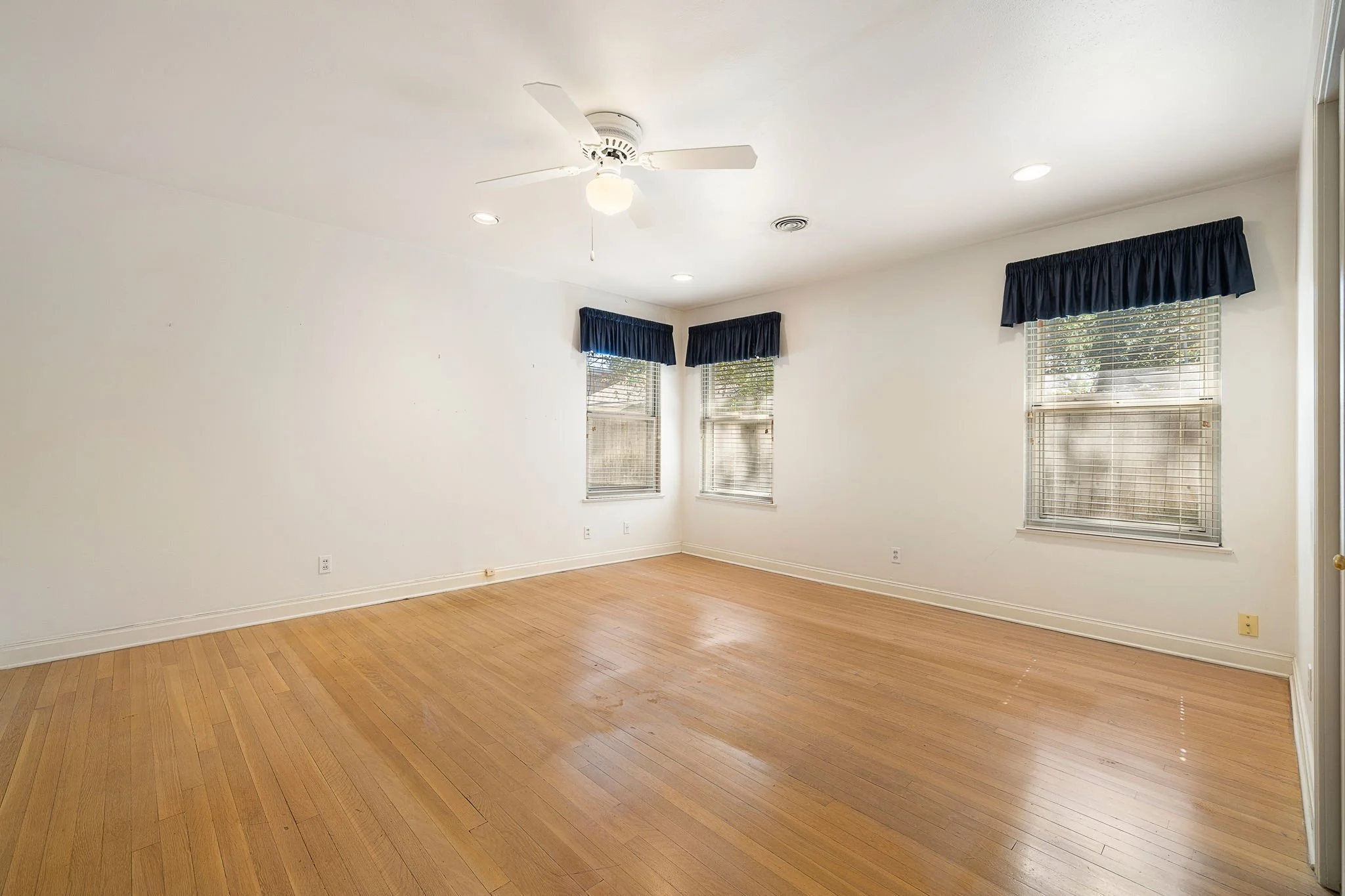 28-web-or-mls-1614 Preston Ave KCP 040626 - 34.jpg