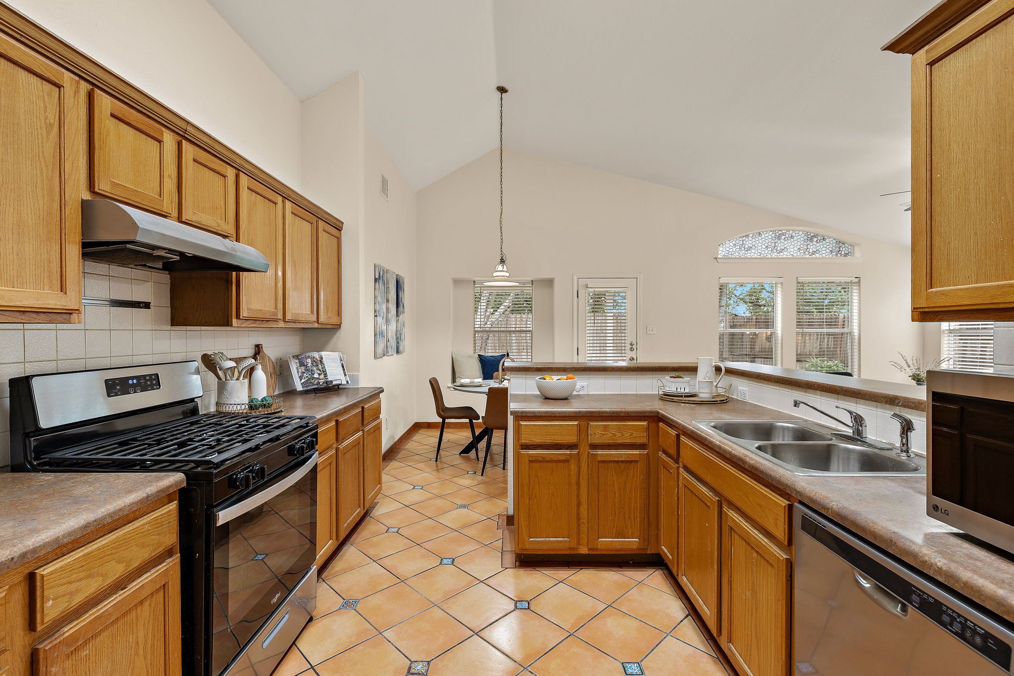 11-web-or-mls-17600 Limpia Creek Dr KCP 052726 - 128.jpg
